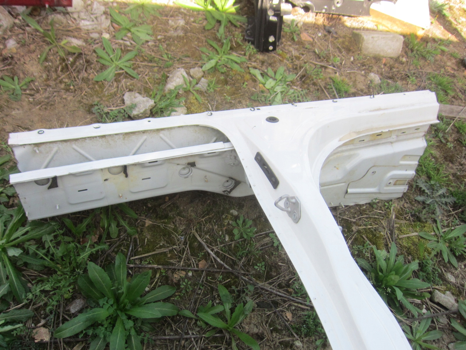 CHRYSLER PACIFICA 2017R pillar central B threshold left side of the threshold of left