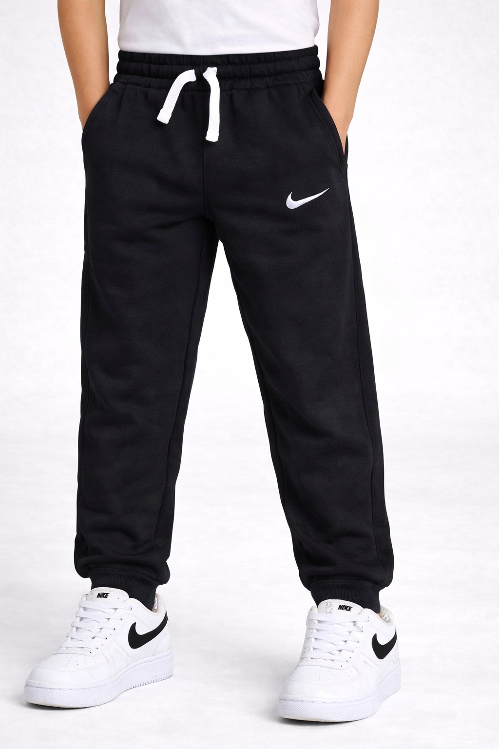 B9303 Dziecięce Spodnie Dresowe IB1252 Nike L 147 158 CM