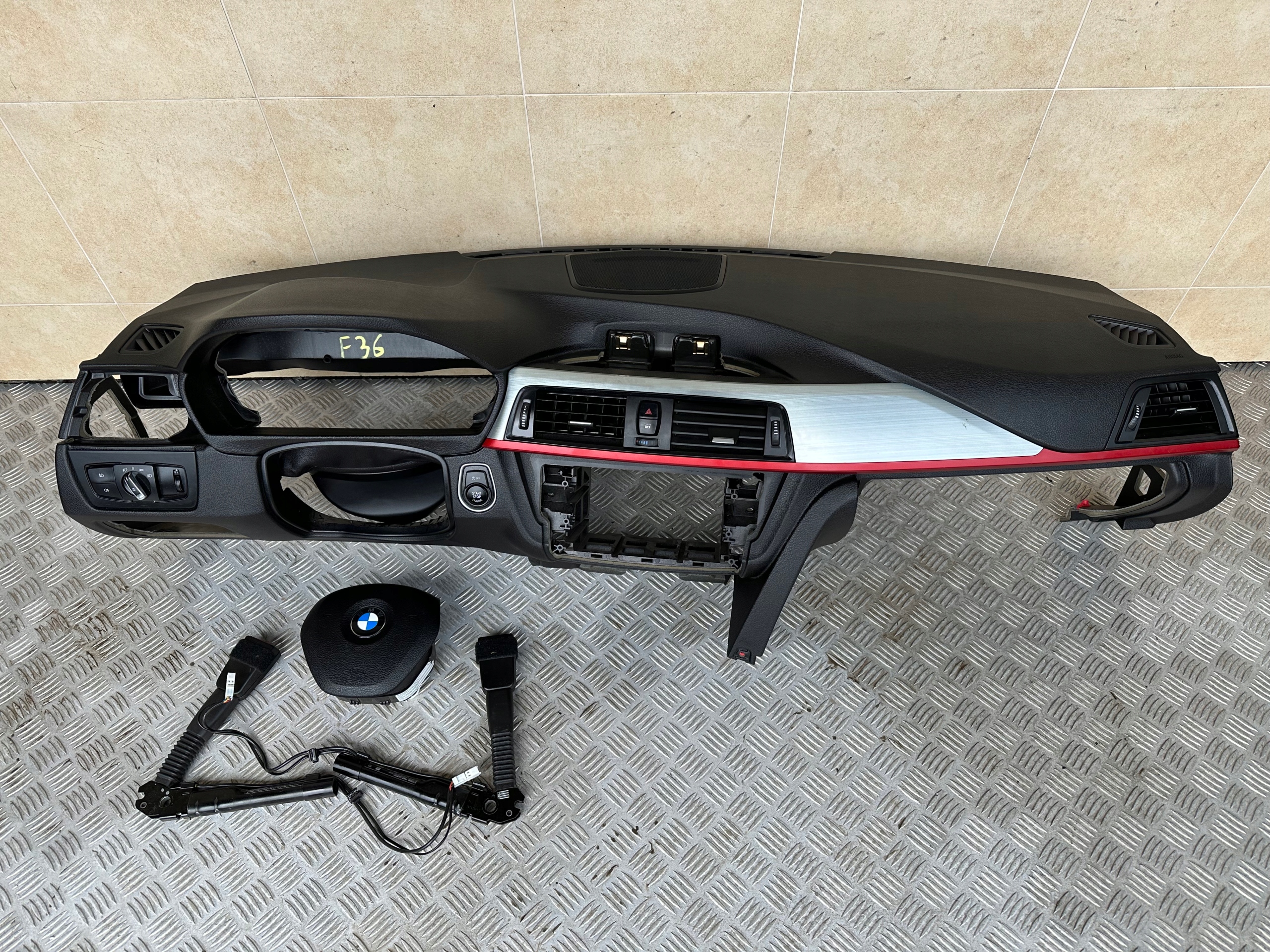 dashboard console cockpit BMW 4 F36