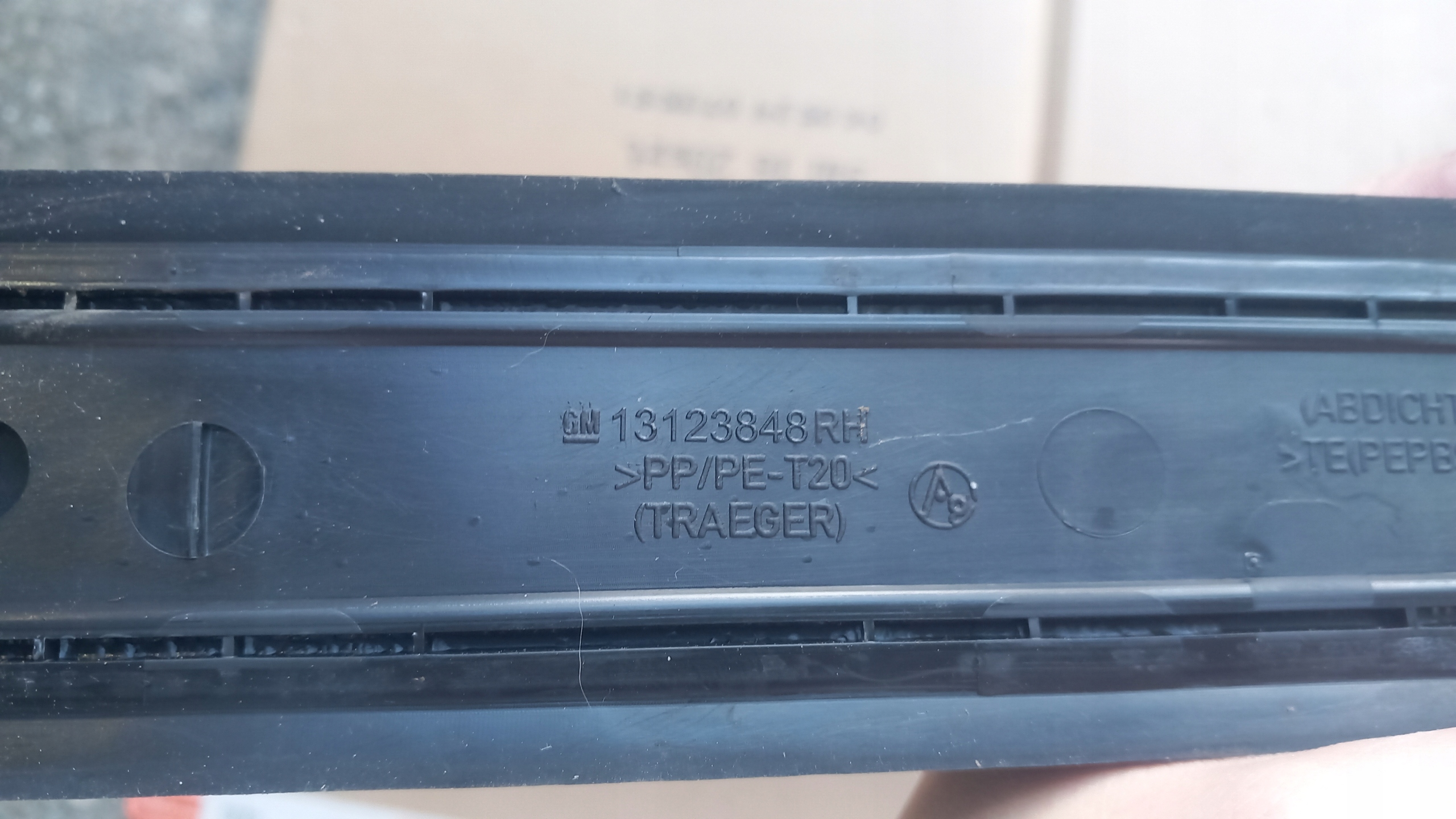 13123848 Uszczelka Drzwi Słupka Prawa Opel Meriva A RH Typ samochodu Samochody osobowe