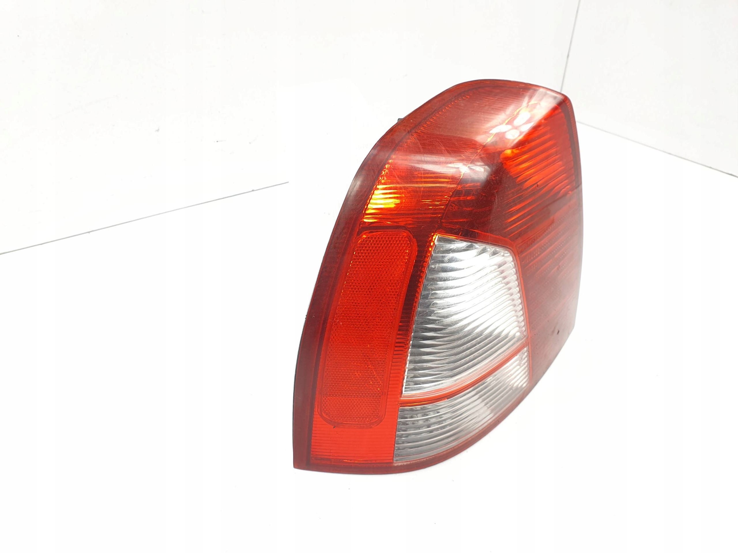 Licht links heck KIA SHUMA II