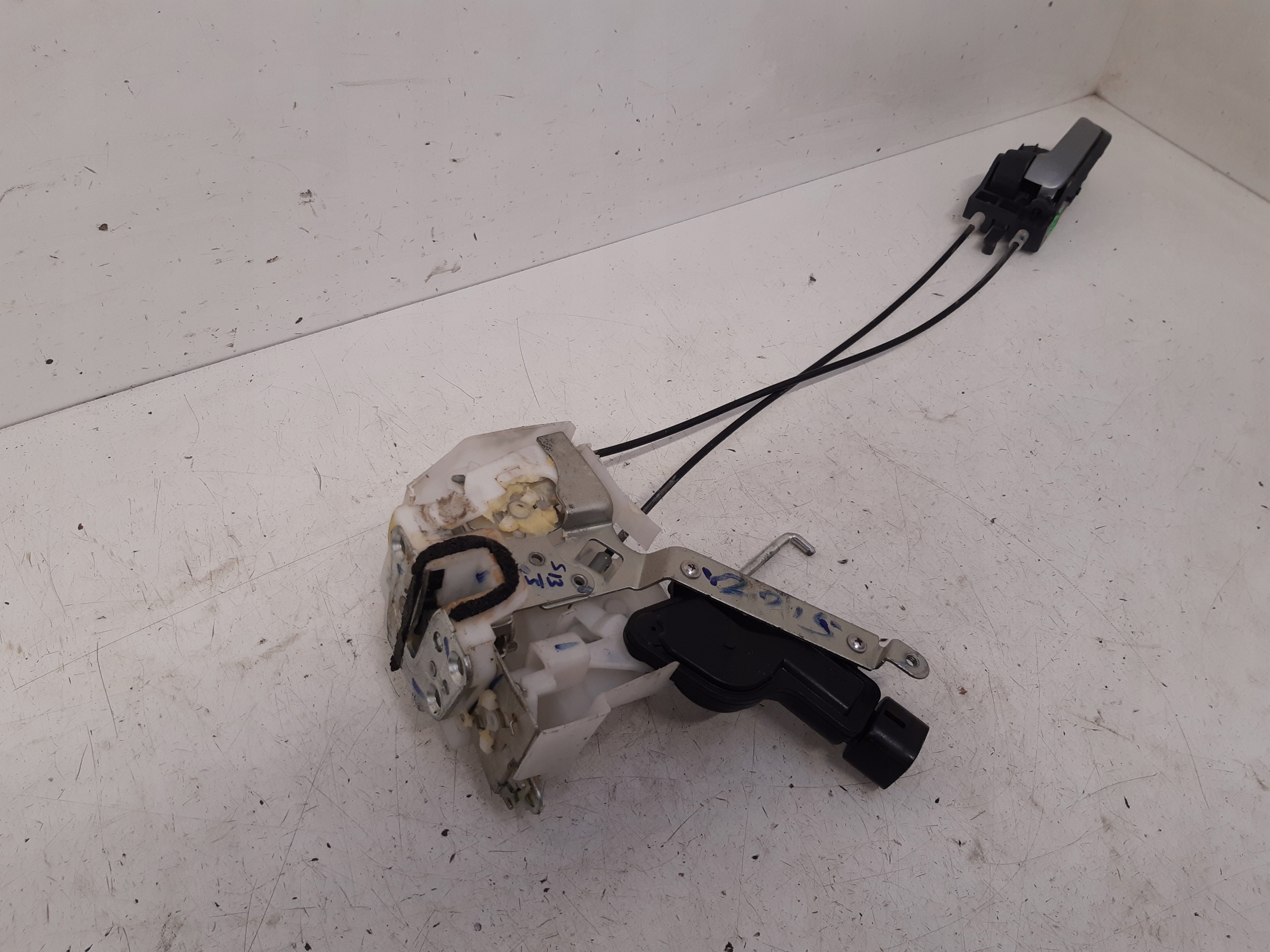 lock door left rear part Suzuki Alto