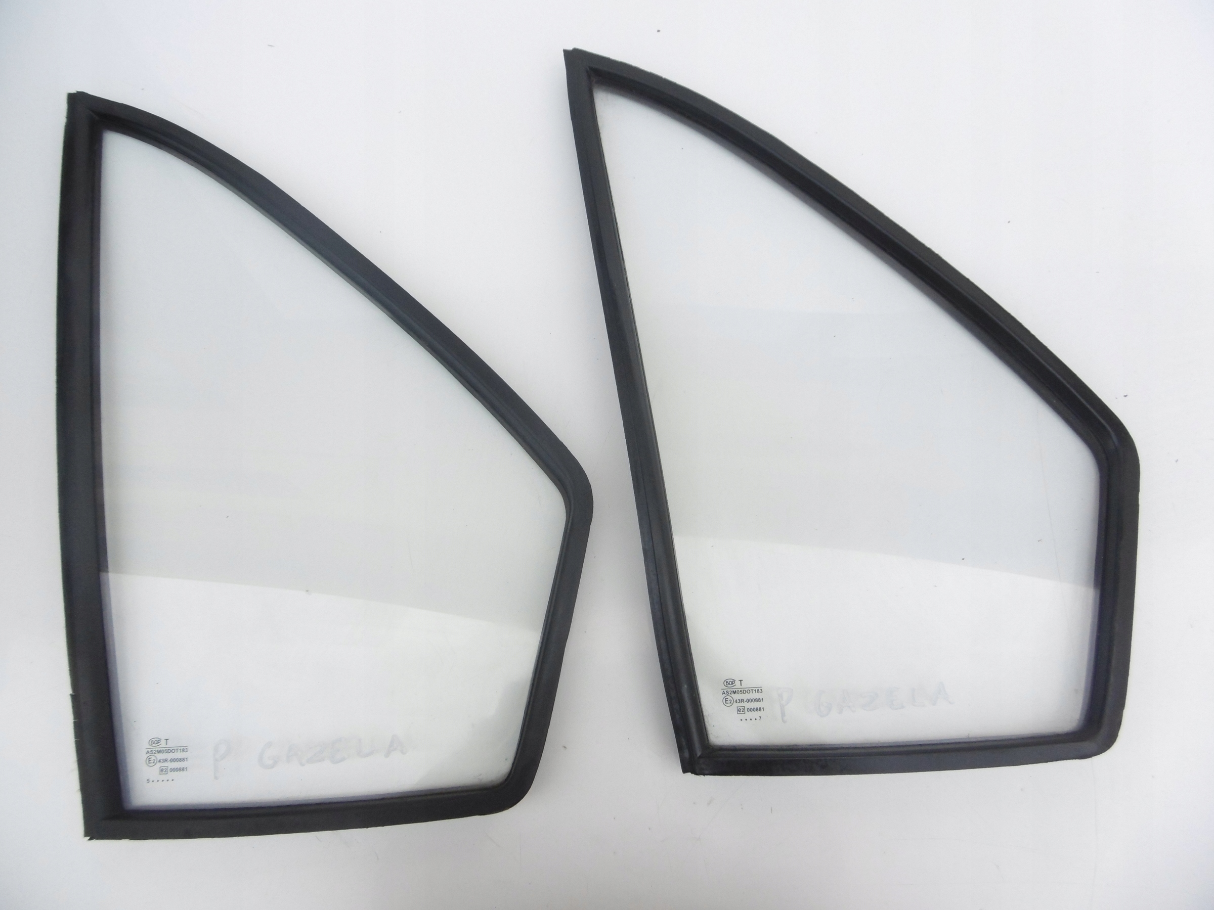 window TROJKAT door right front GAZELLE GAZ GAZELA