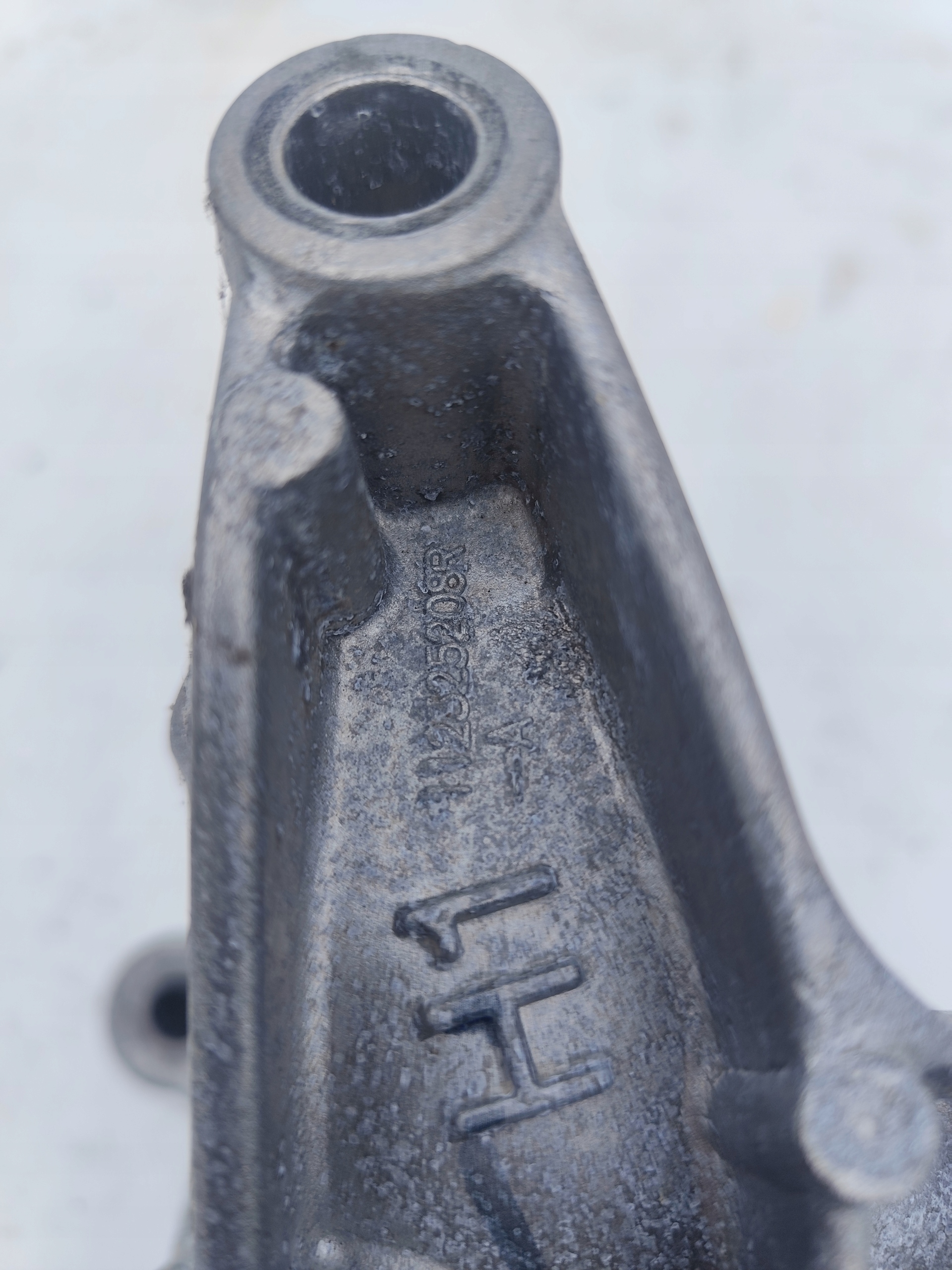 NISSAN JUKE II F16 1.0 holder engine mount