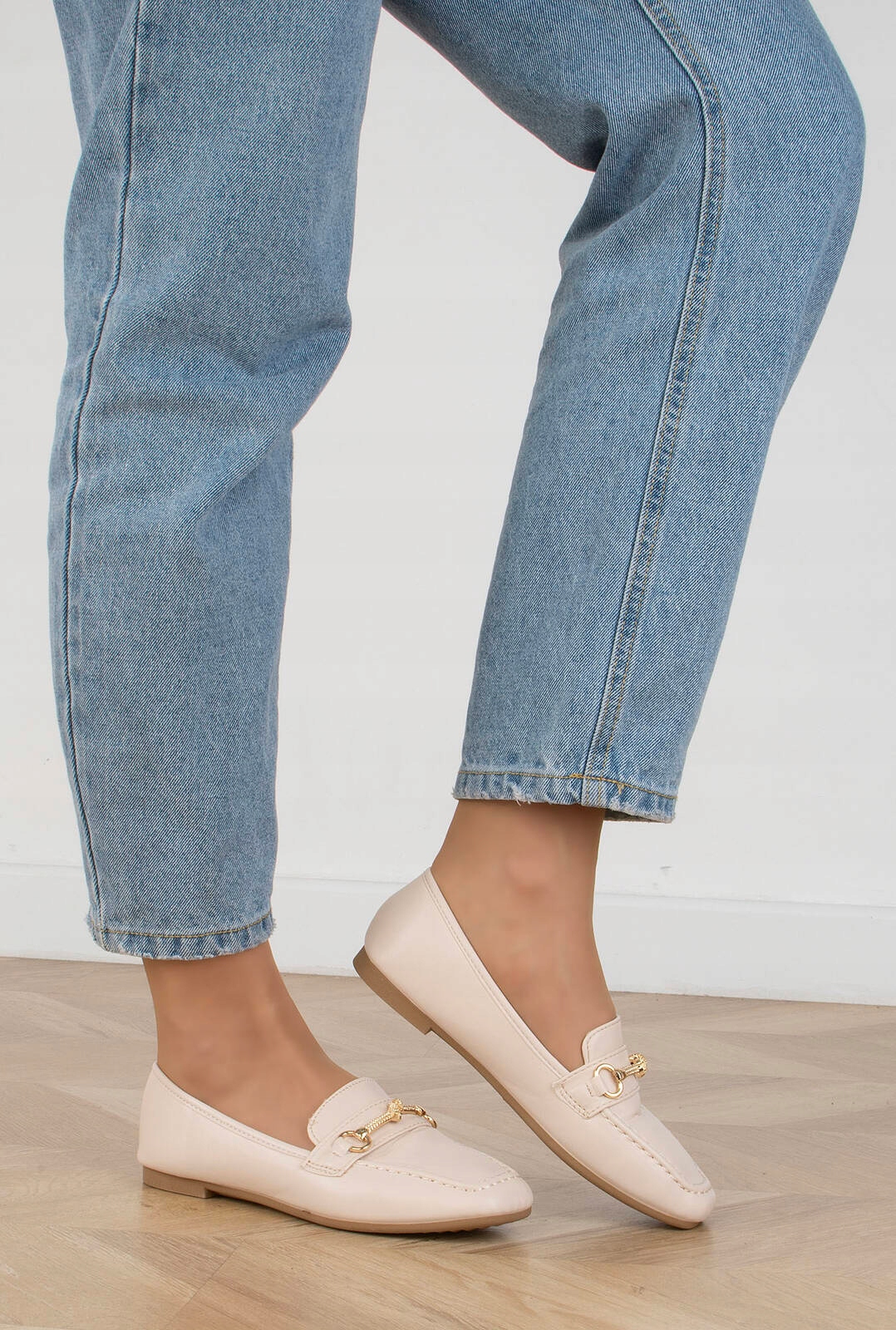 MOKASYNY PÓŁBUTY BEŻOWE SKÓRZANE DAMSKIE LOAFERSY 38 Oryginalne opakowanie producenta pudełko