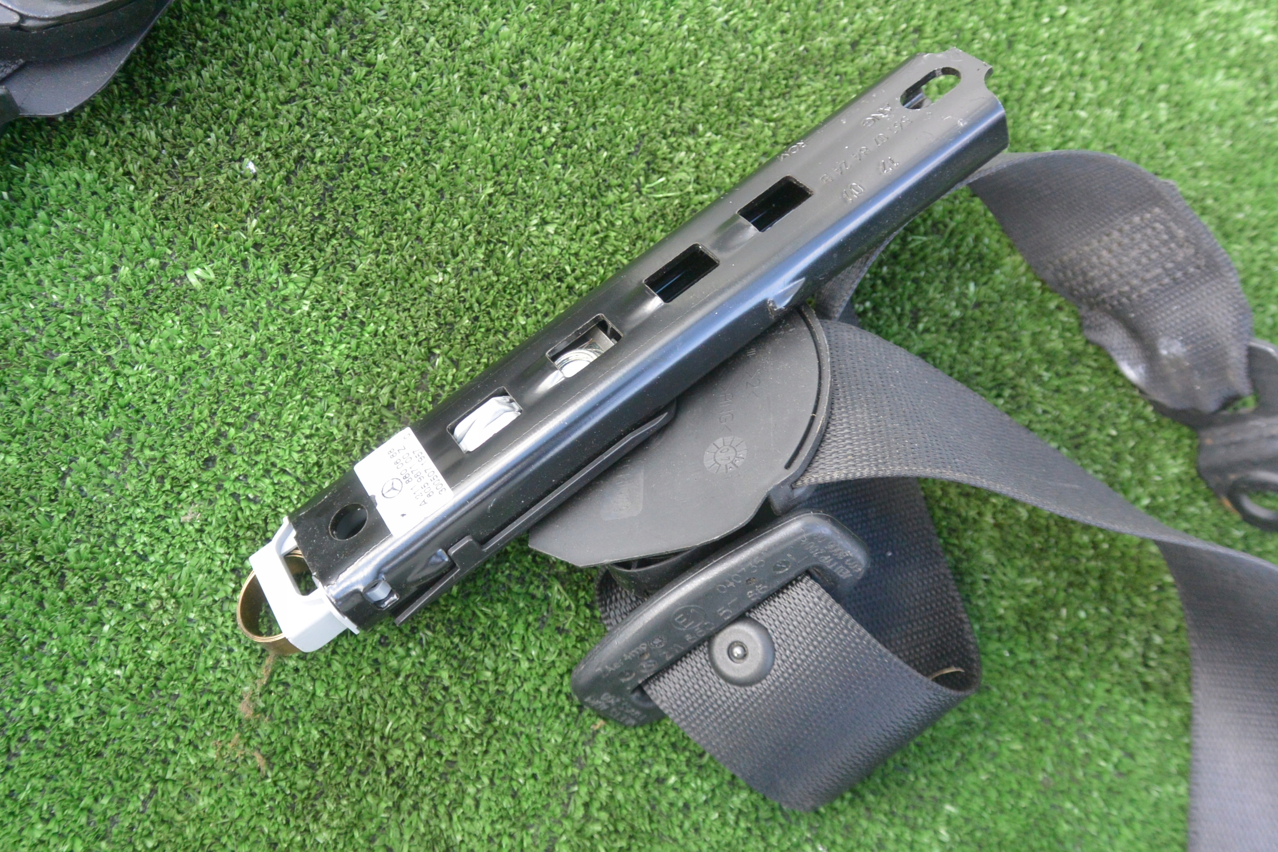 seat belt left right front MERCEDES E-class CLS W211 W219 LIFT
