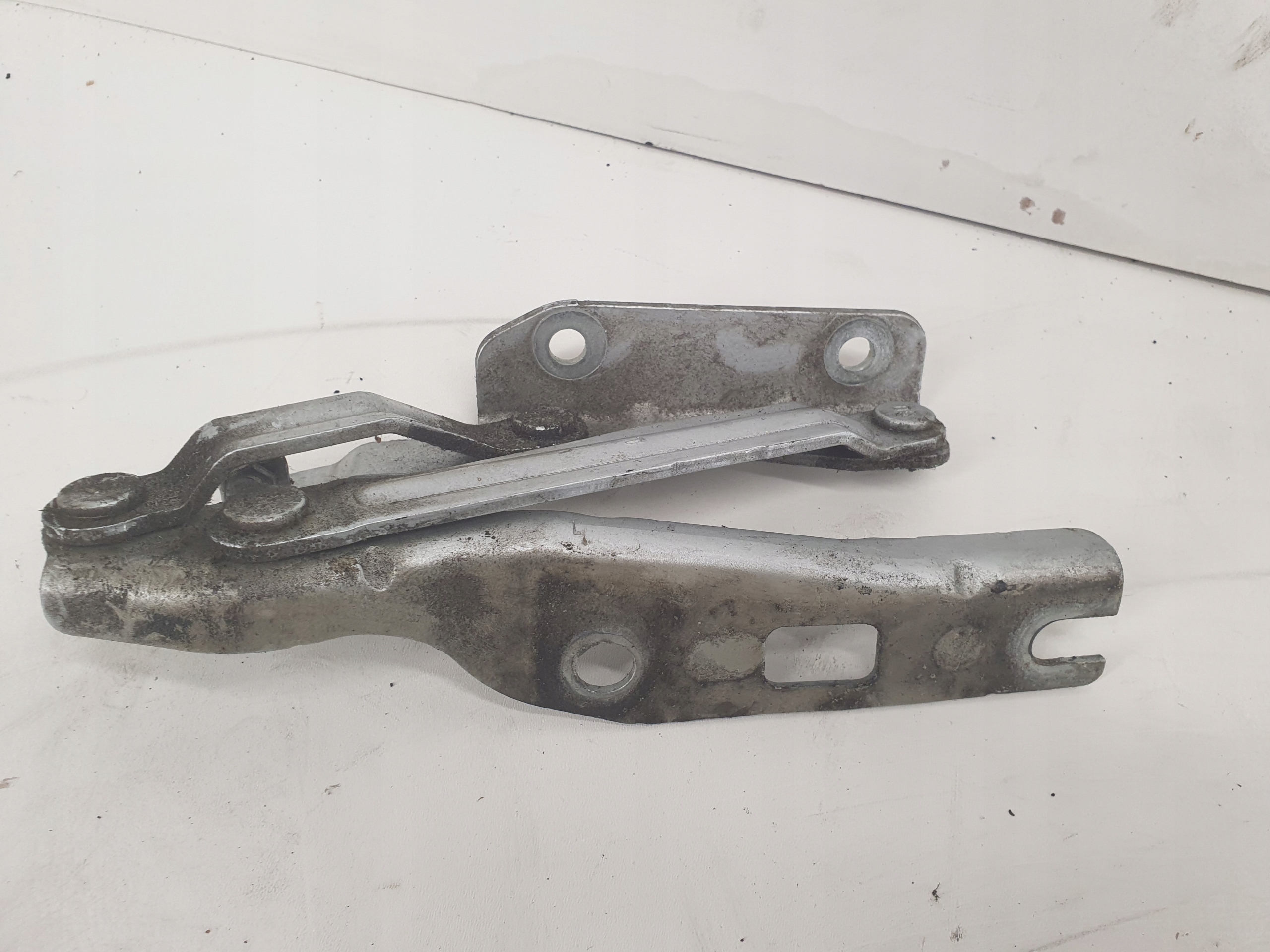 VW Eos 1Q0 la7w hinge bonnets left