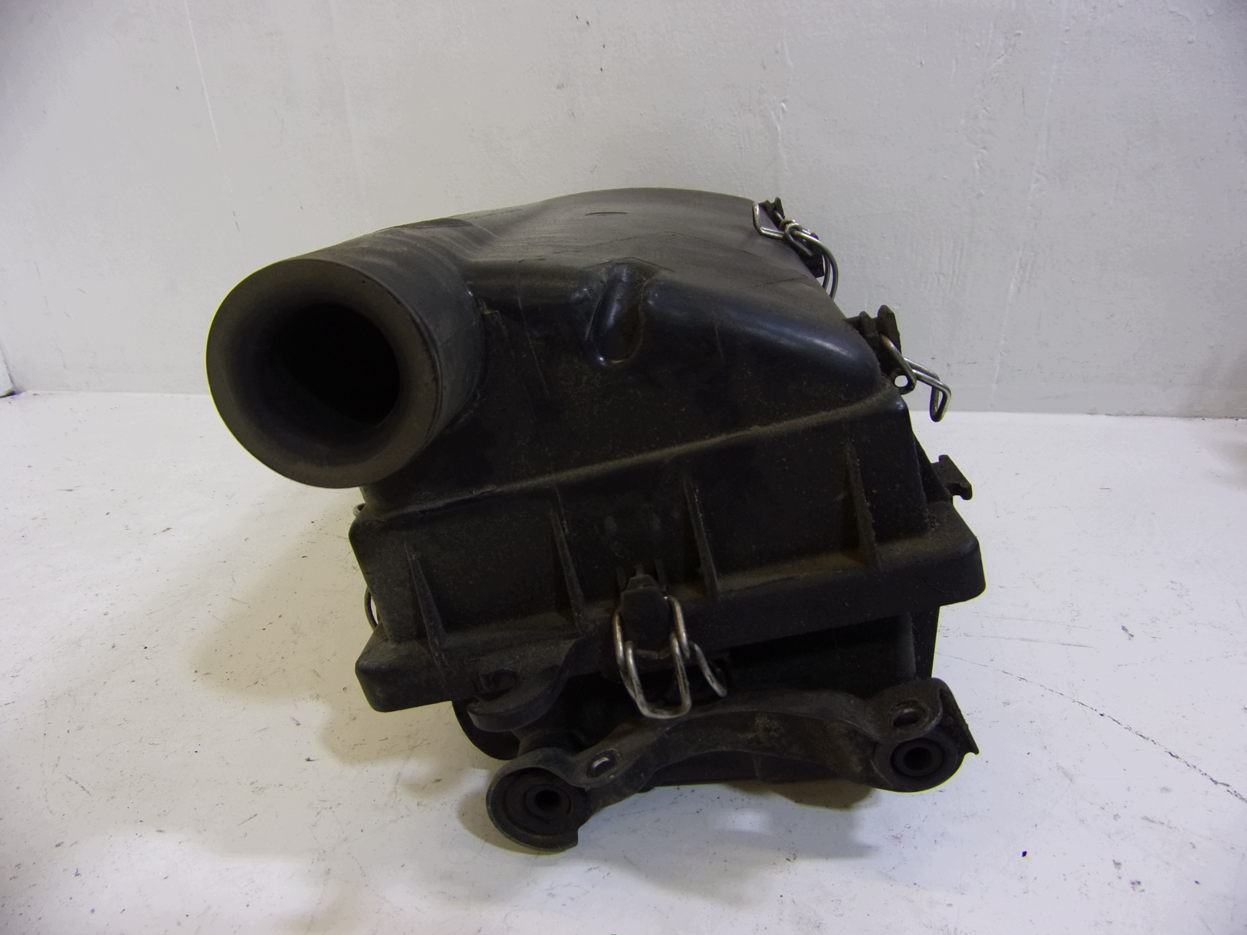 cover of a filter, air MERCEDES-BENZ W124 6020940103