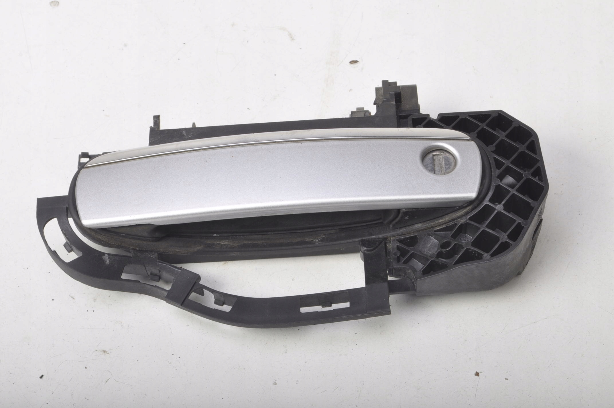 AUDI A6 C6 РУЧКА ДВЕРІ ZEWNETRZNA ЛІВИЙ ПЕРЕД ЄВРОПА F1837275