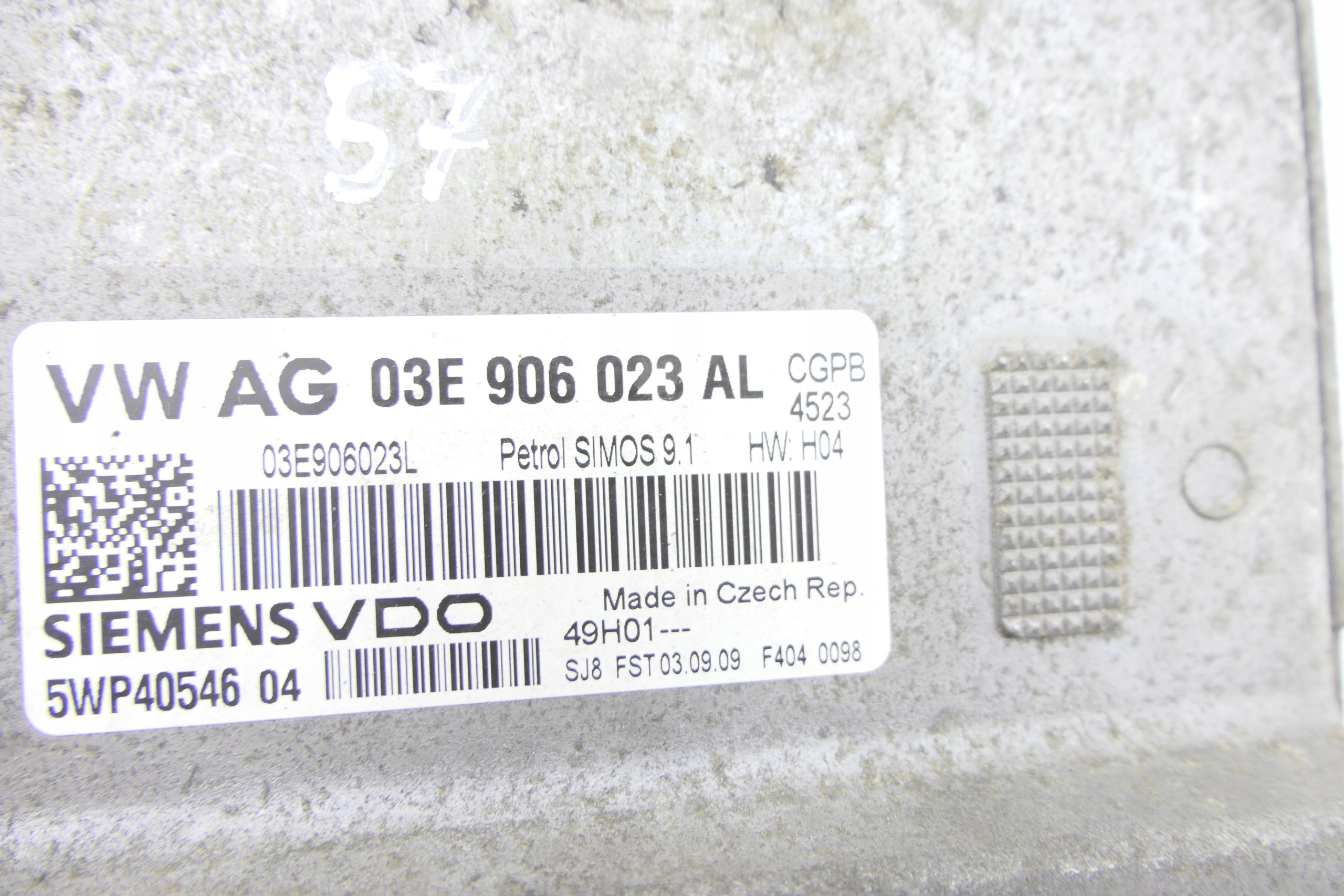 computer control unit of the engine VOLKSWAGEN POLO 6R 1.2 B 03E906023AL