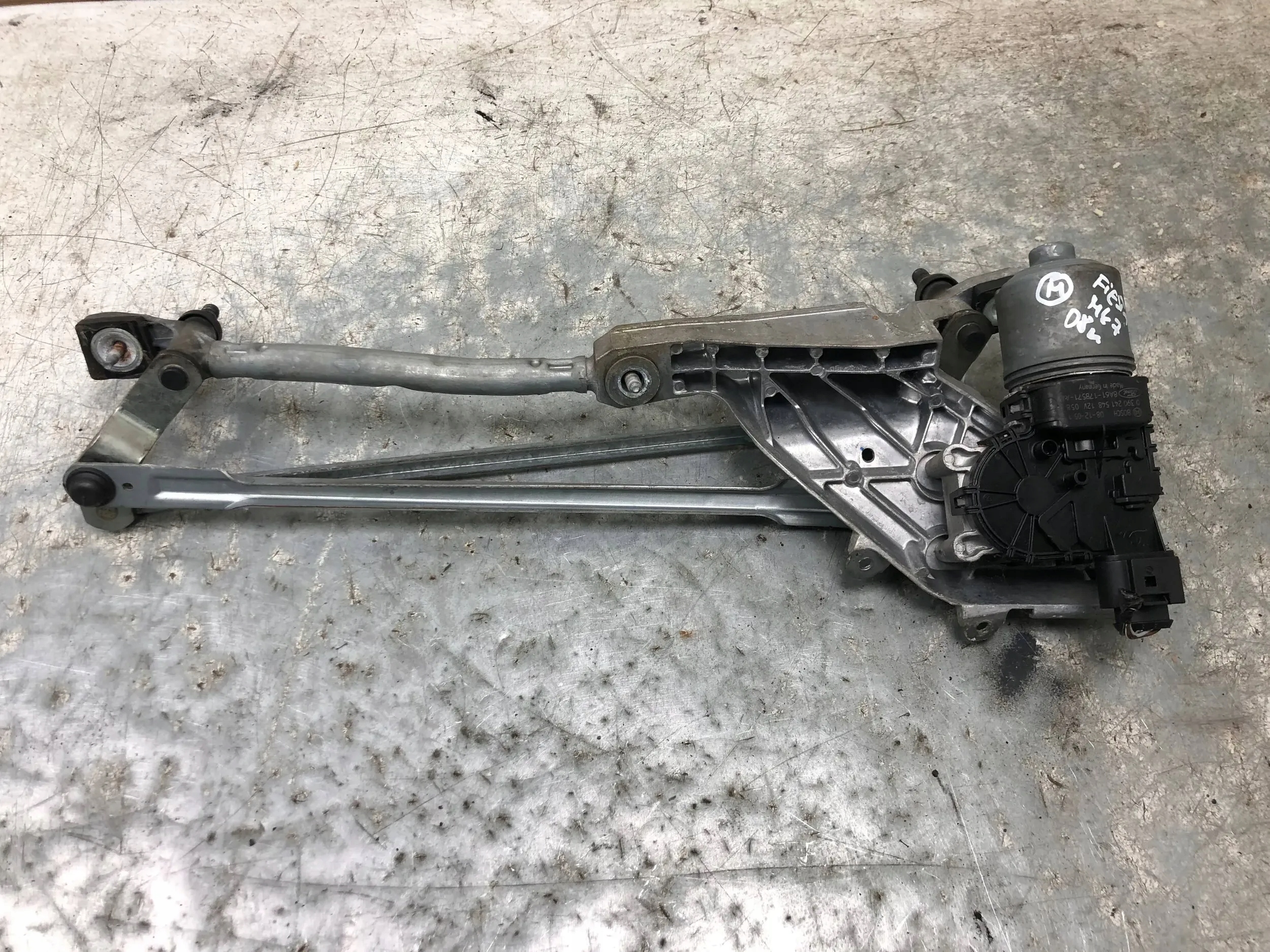Wischergestänge FORD FIESTA MK7 8A61-17500-AB