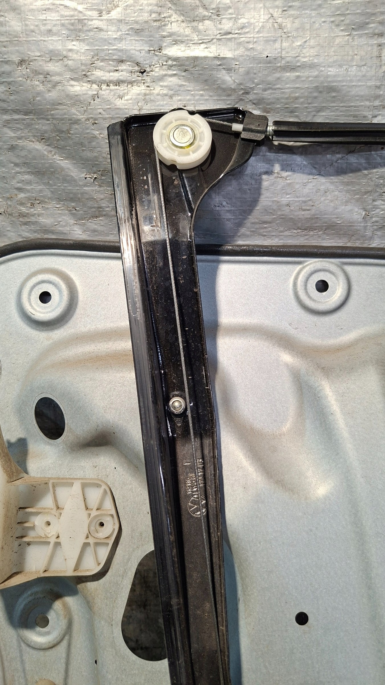 window regulator right front VW TOURAN and