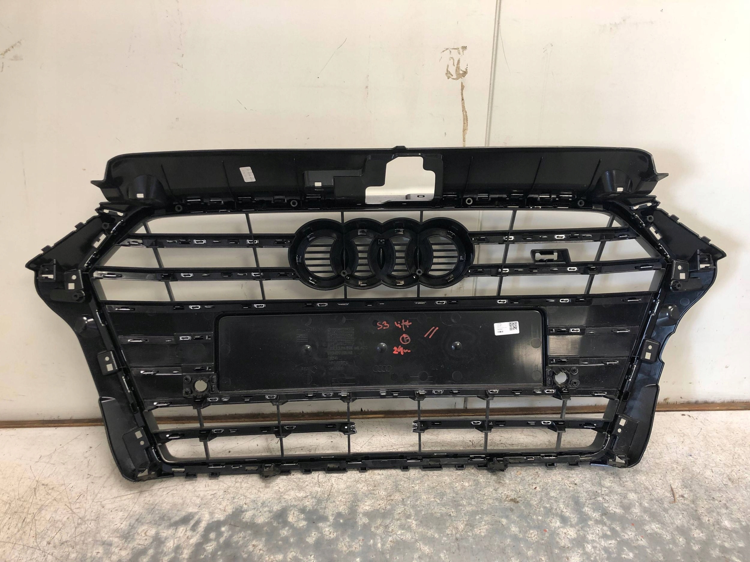 maska maska PDC ispod RADAR AUDI S3 8V LIFT 8V3853651AE