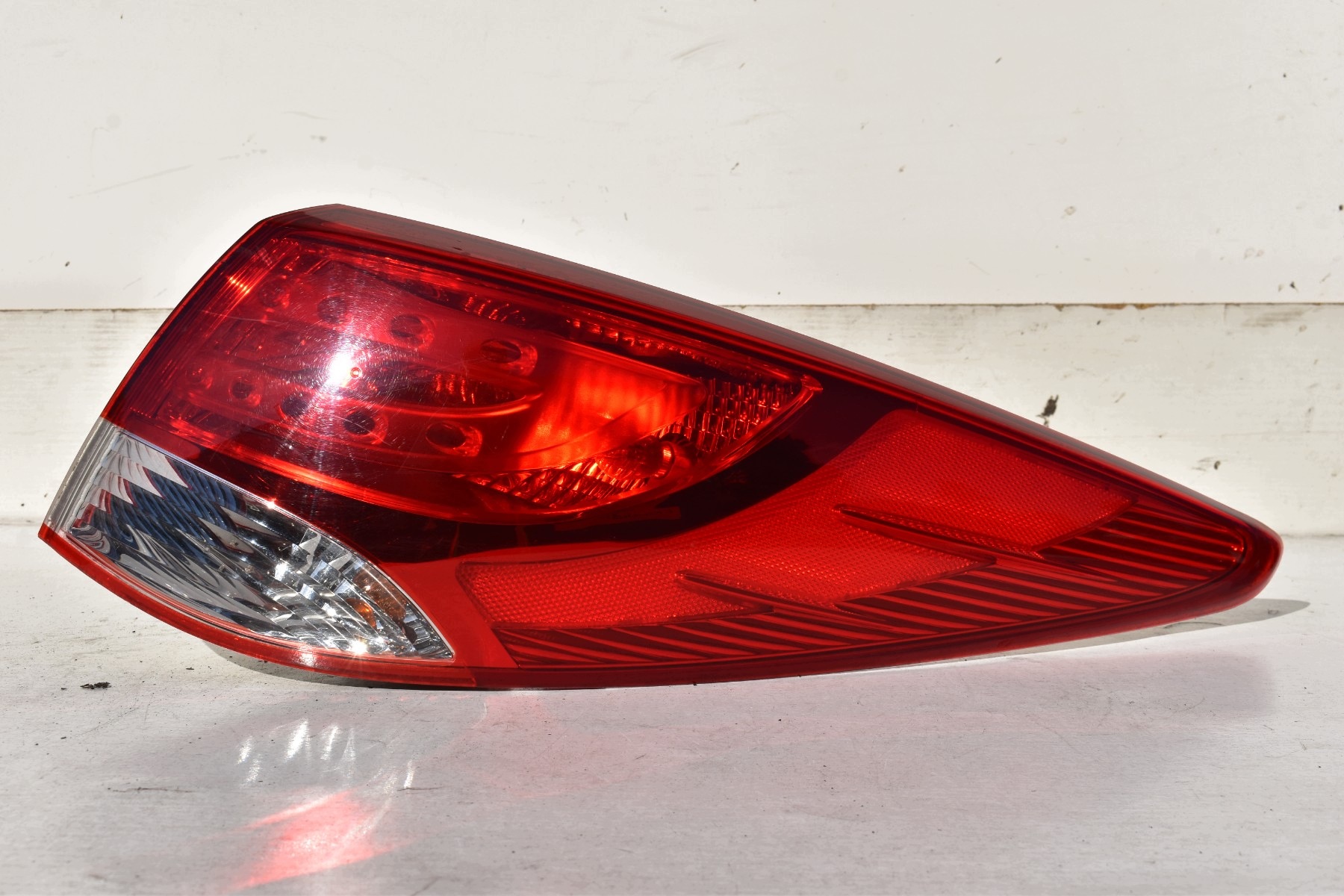 light right rear part HYUNDAI IX35 2009-2013R 92402-2Y0 EU