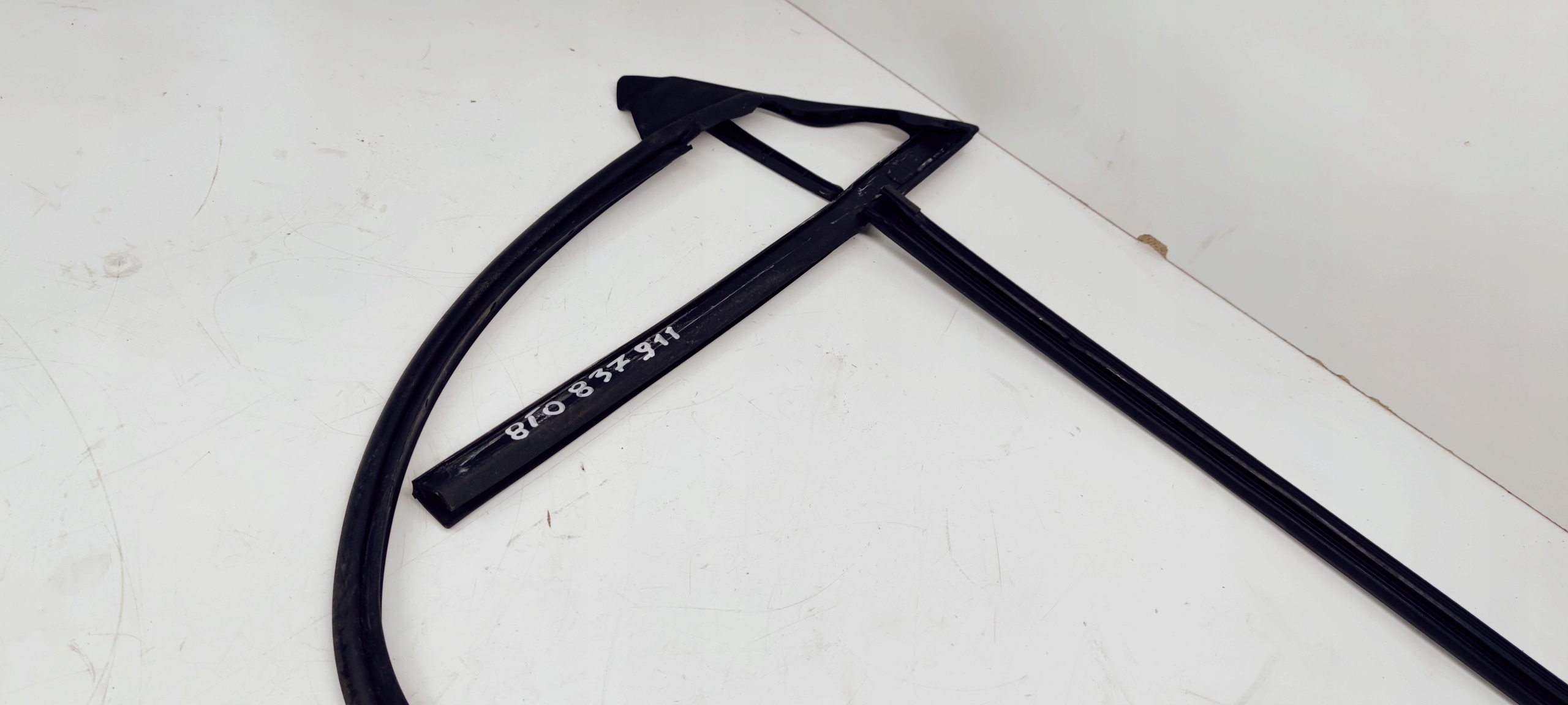 Dichtsatz Tür links AUDI A5 COUPE 8T0837911D