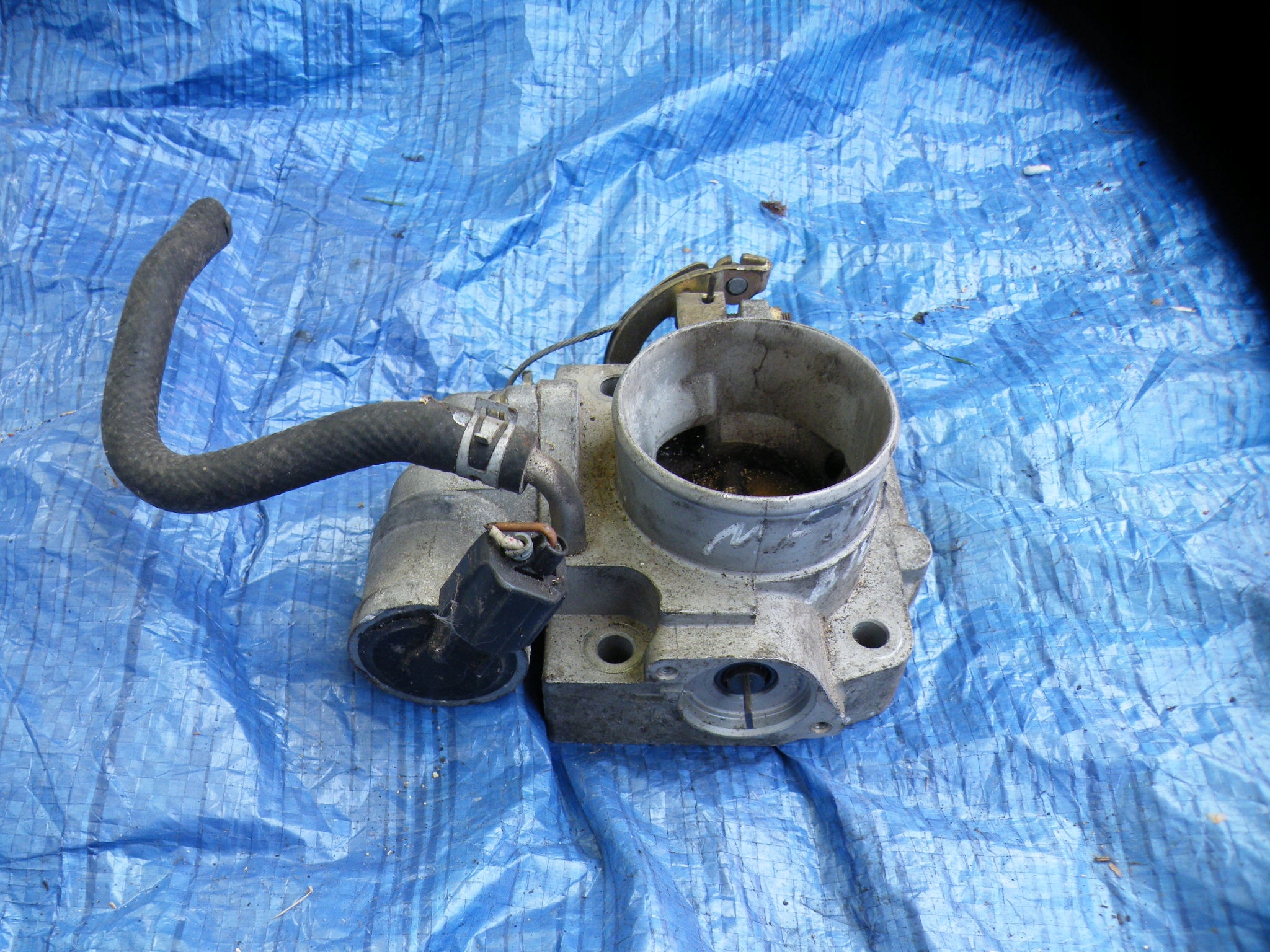 mazda 323F 1.6 b 16v ДРОССЕЛЬНАЯ ЗАСЛОНКА Воздух ZM01