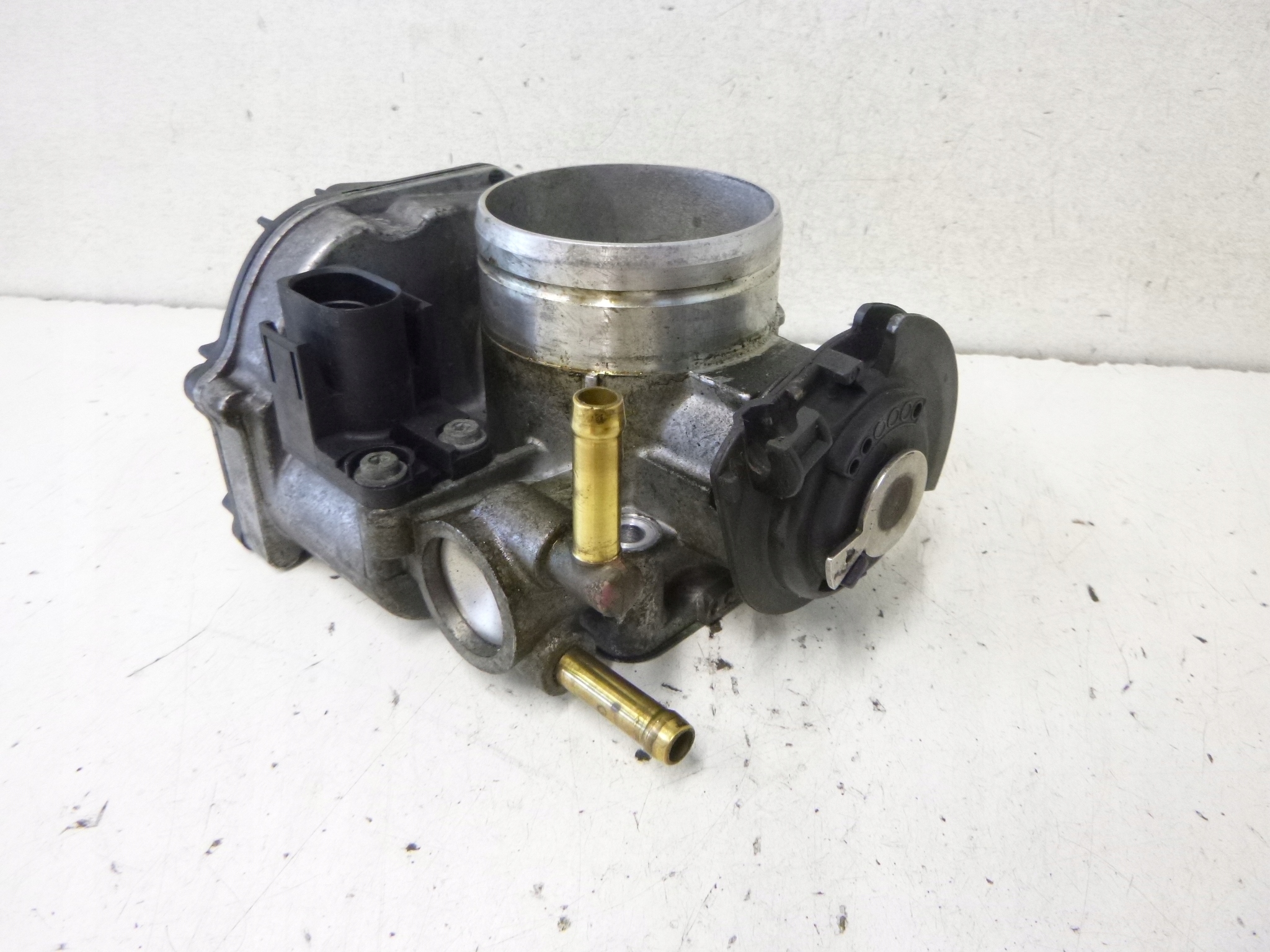 Valvola a farfalla Skoda Octavia 2.0 AQY 2000r. 06A133064H