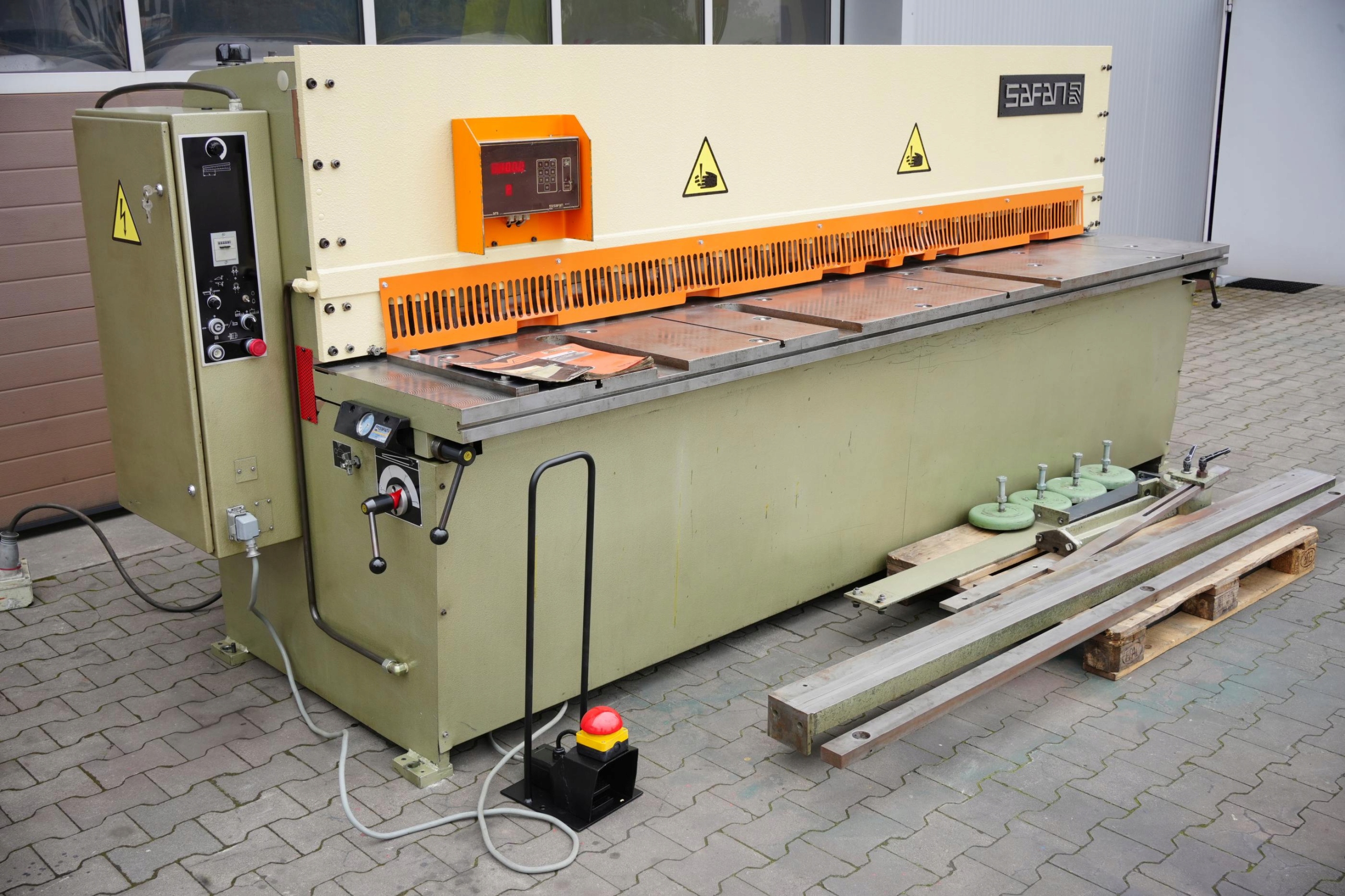 Gilotyna nożyce do blachy SAFAN VS 3100 x 6 mm CNC Marka Inny producent