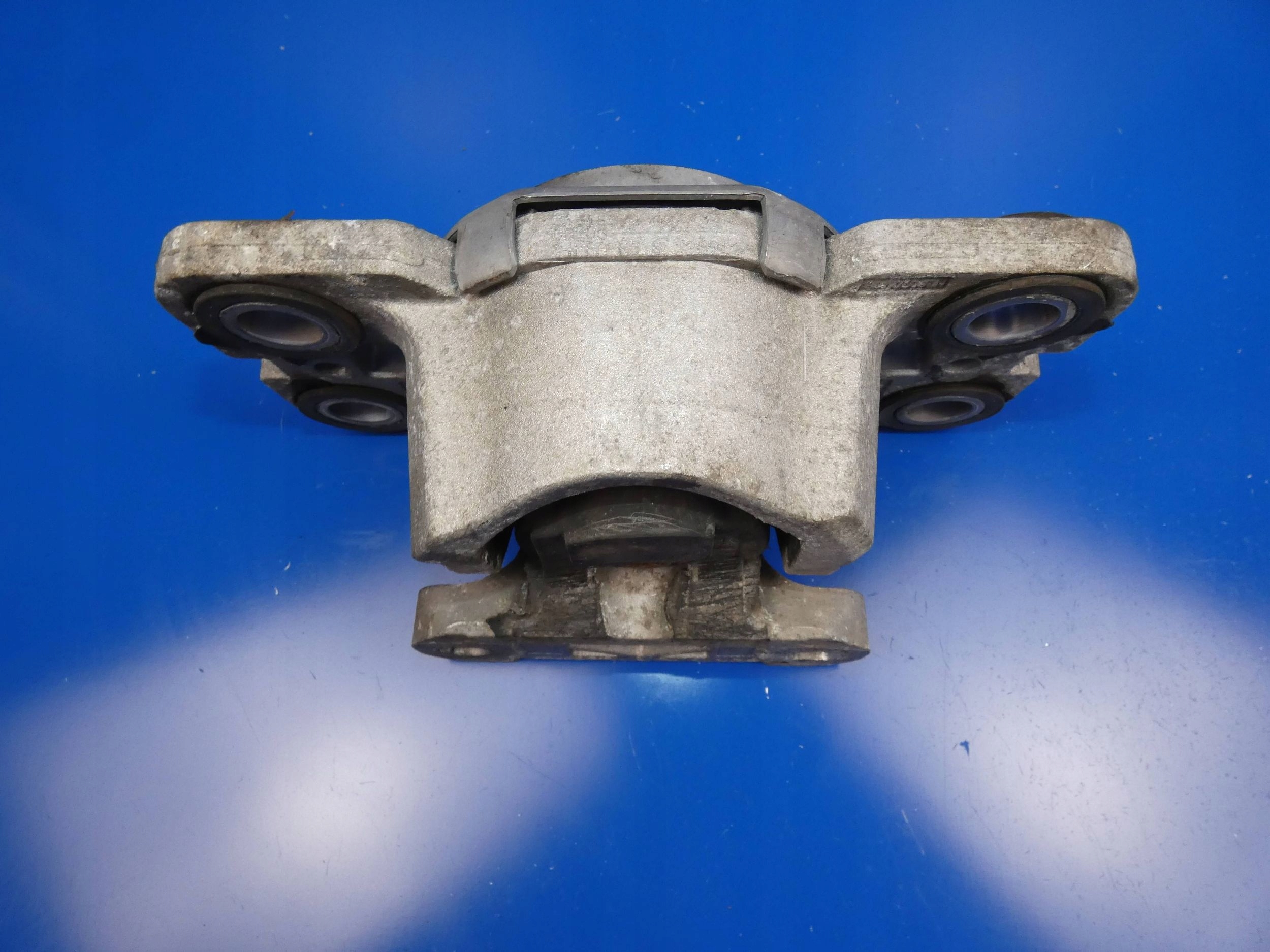 VOLVO XC60 e V60 S60 II 2.0 D3 2.4 D5 supporto staffa Supporti motore usato