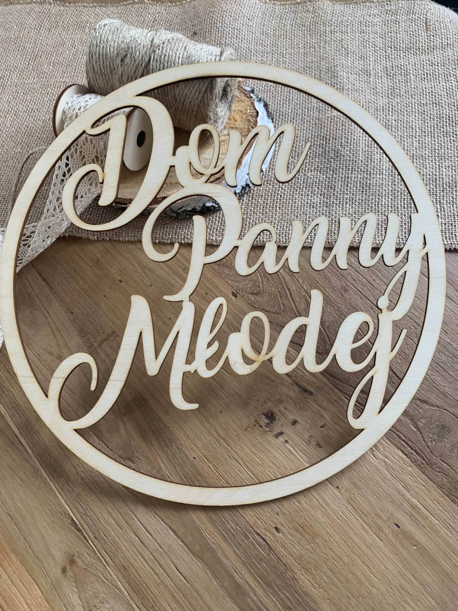 Wianek koło Dom Pana Młodego Panny Młodej ślub 2x Kolor dominujący beże i brązy