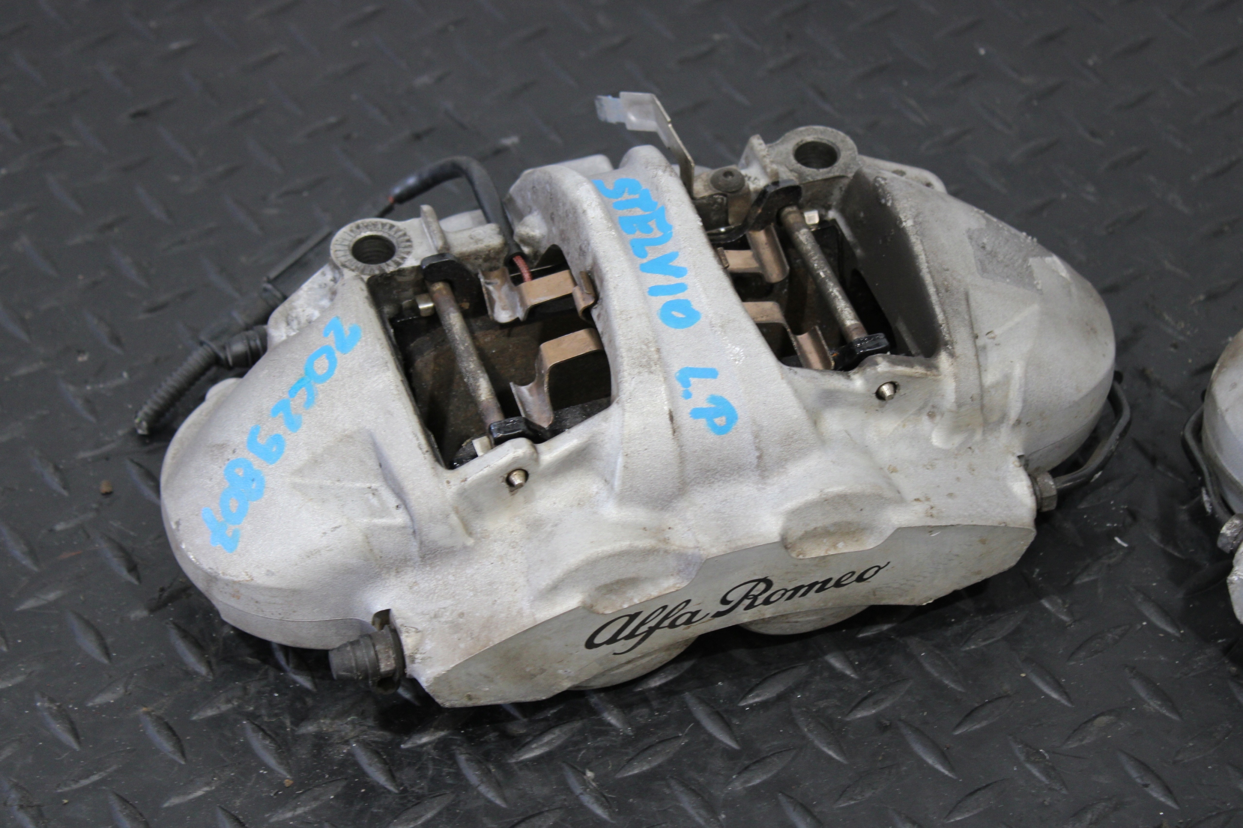 calipers brake front ALFA ROMEO STELVIO 20629807 20629808