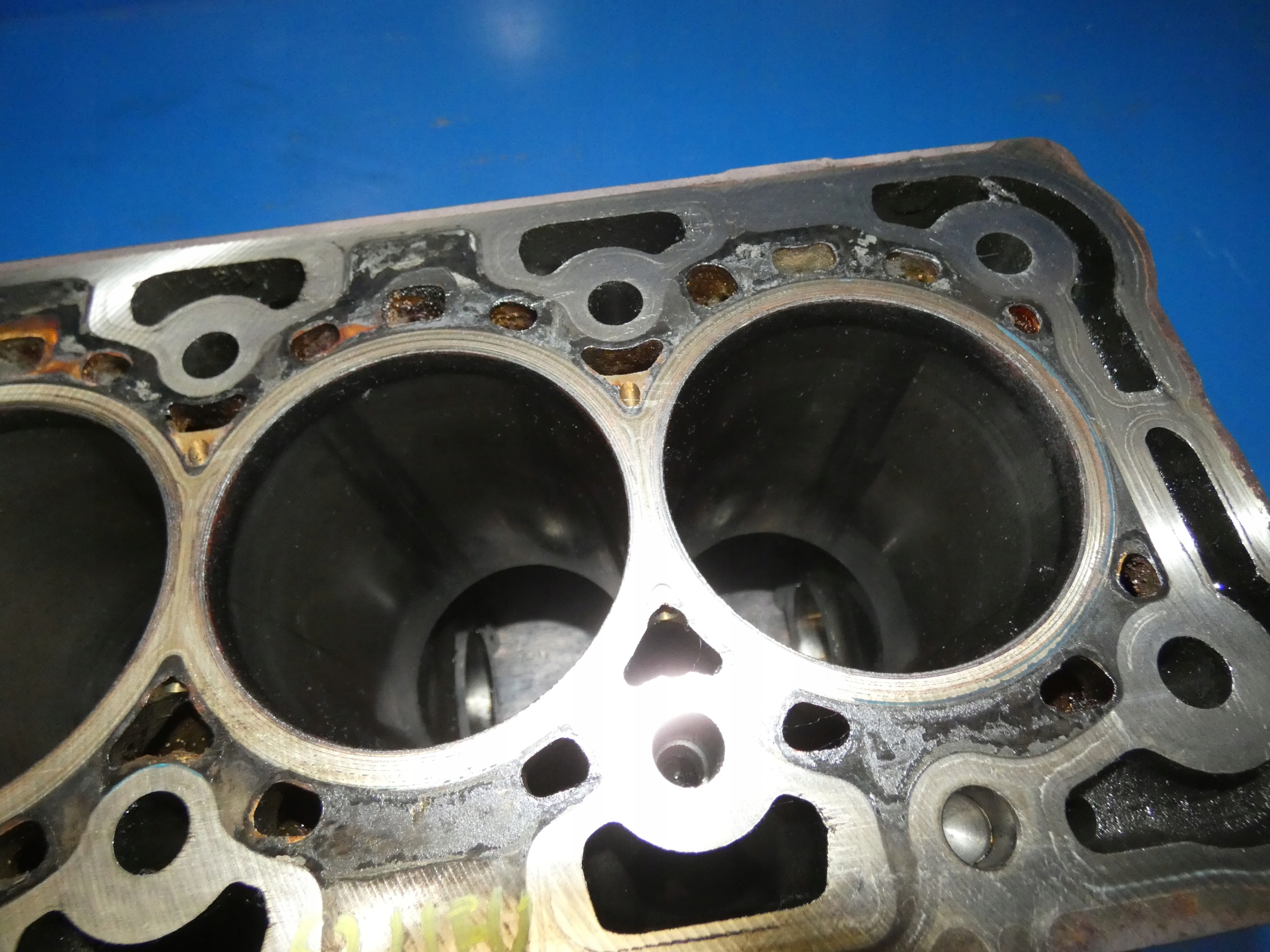 FORD TRANSIT CUSTOM 2.0 TDCI YFM6 BLOK SILNIKA Producent części Ford OE