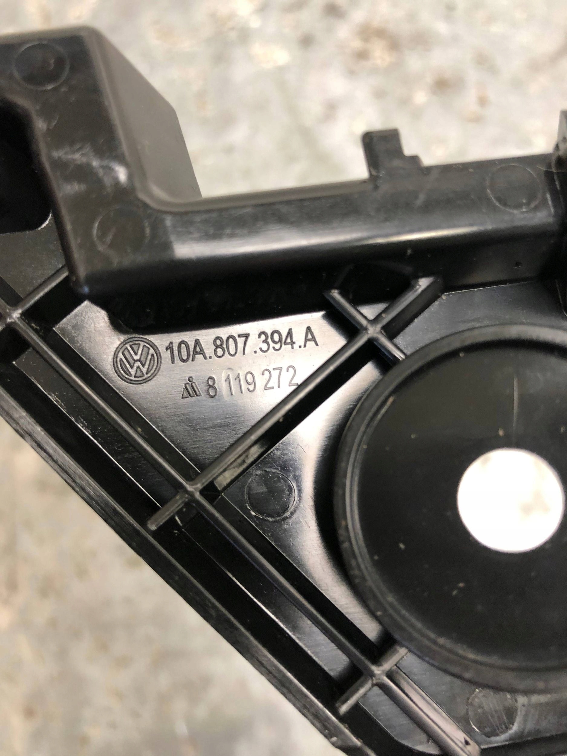 bumper bracket right rear part VW ID3 ID.3 10A807394A