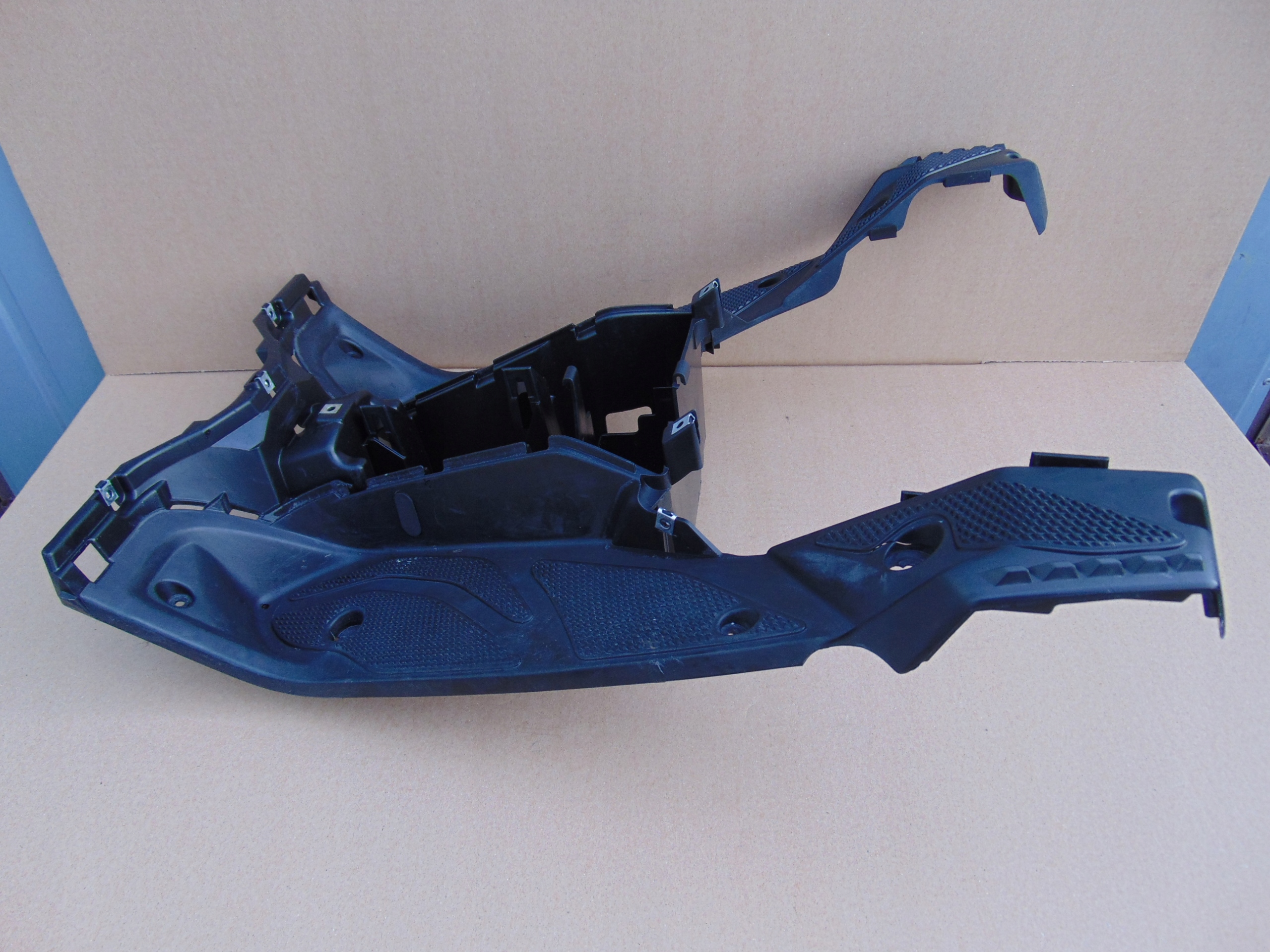 YAMAHA AEROX 50 NITRO ПІДЛОГОВИЙ МАЙДАНЧИК