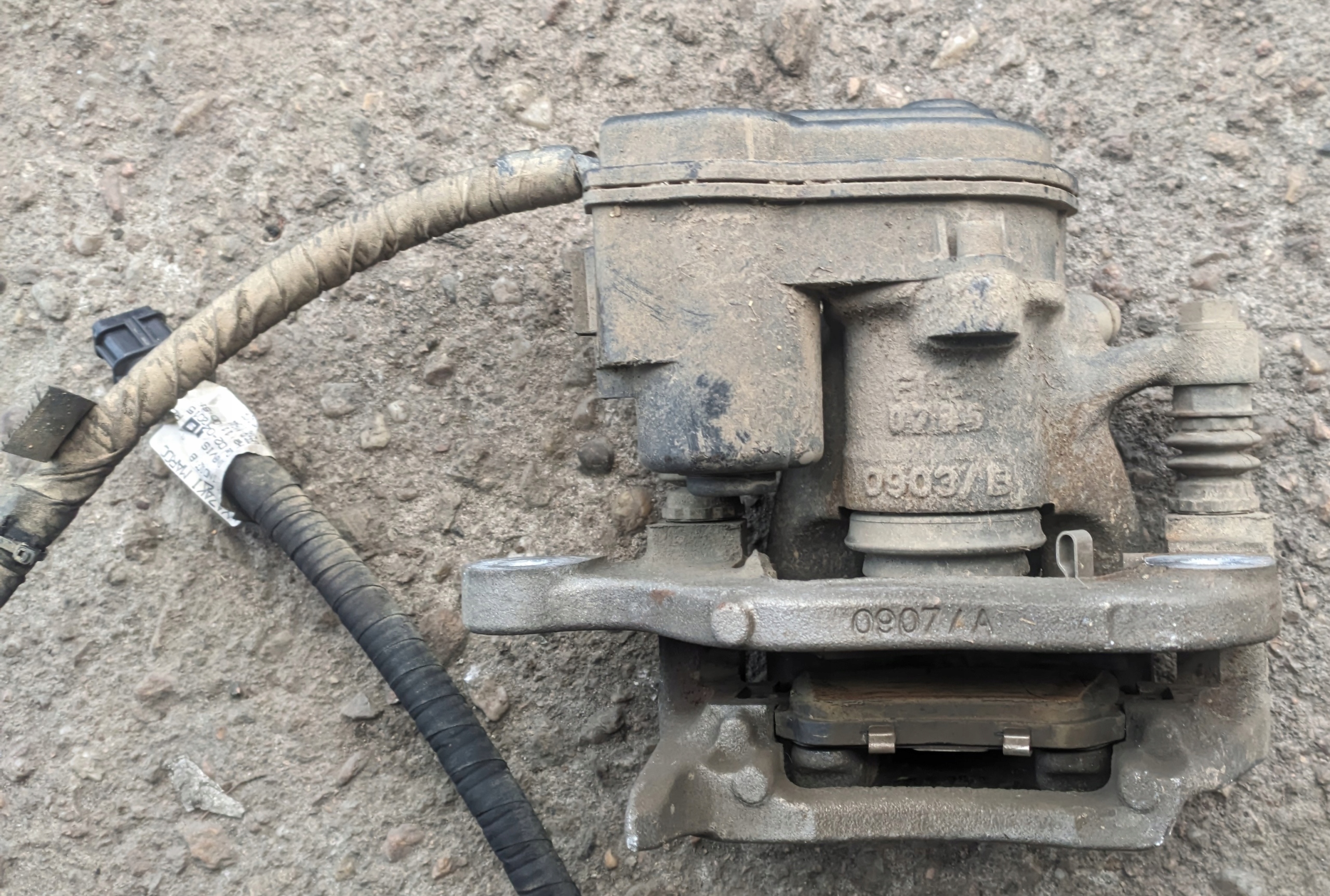 RENAULT KADJAR 1.6 DCI 15R caliper right rear part