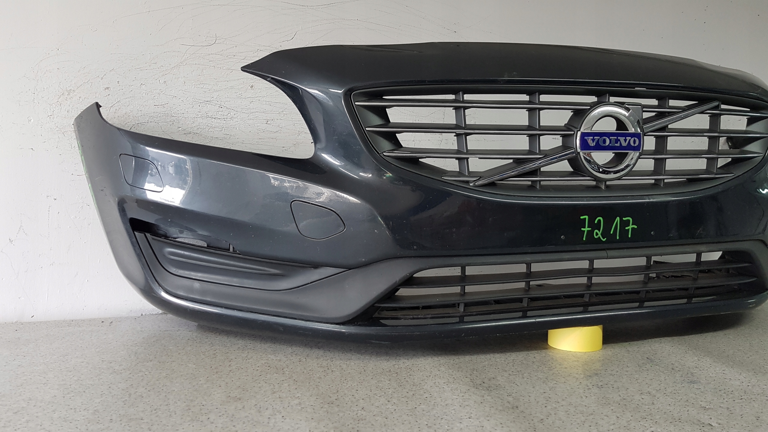VOLVO S60 V60 2014 - nárazník předek 7217