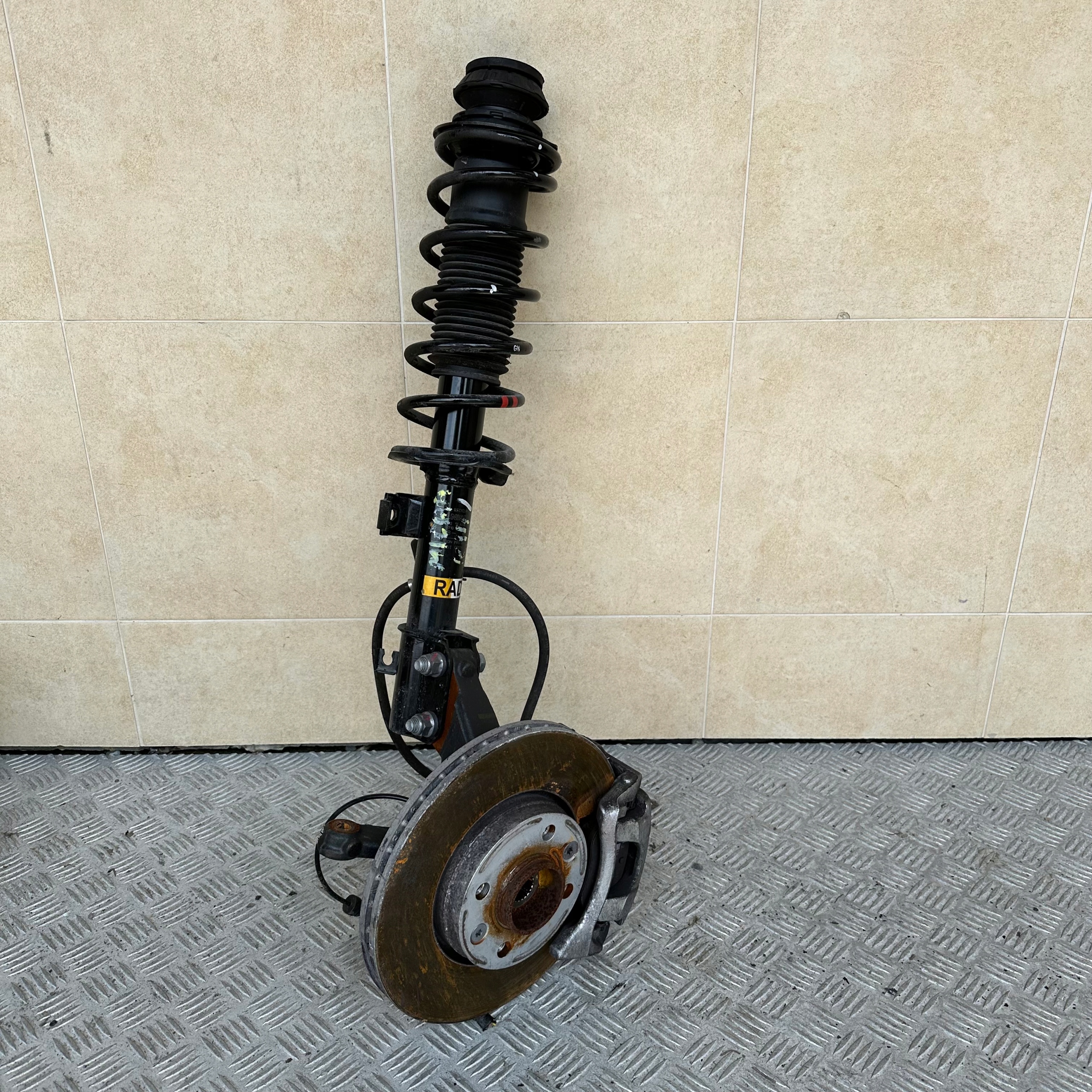 SWING FRONT LEFT RIGHT NISSAN MICRA V K14