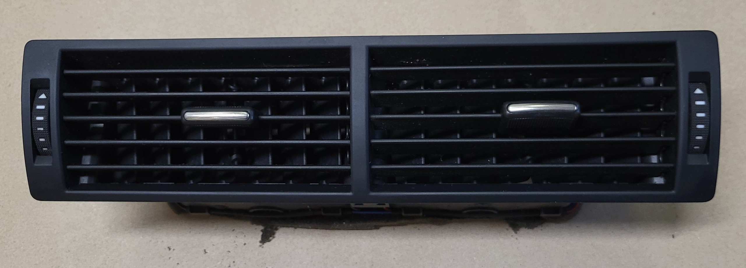 grid air conditioning devices central right left KRATKI AUDI A4 B6 1.9 TDI 8E0820951H OE