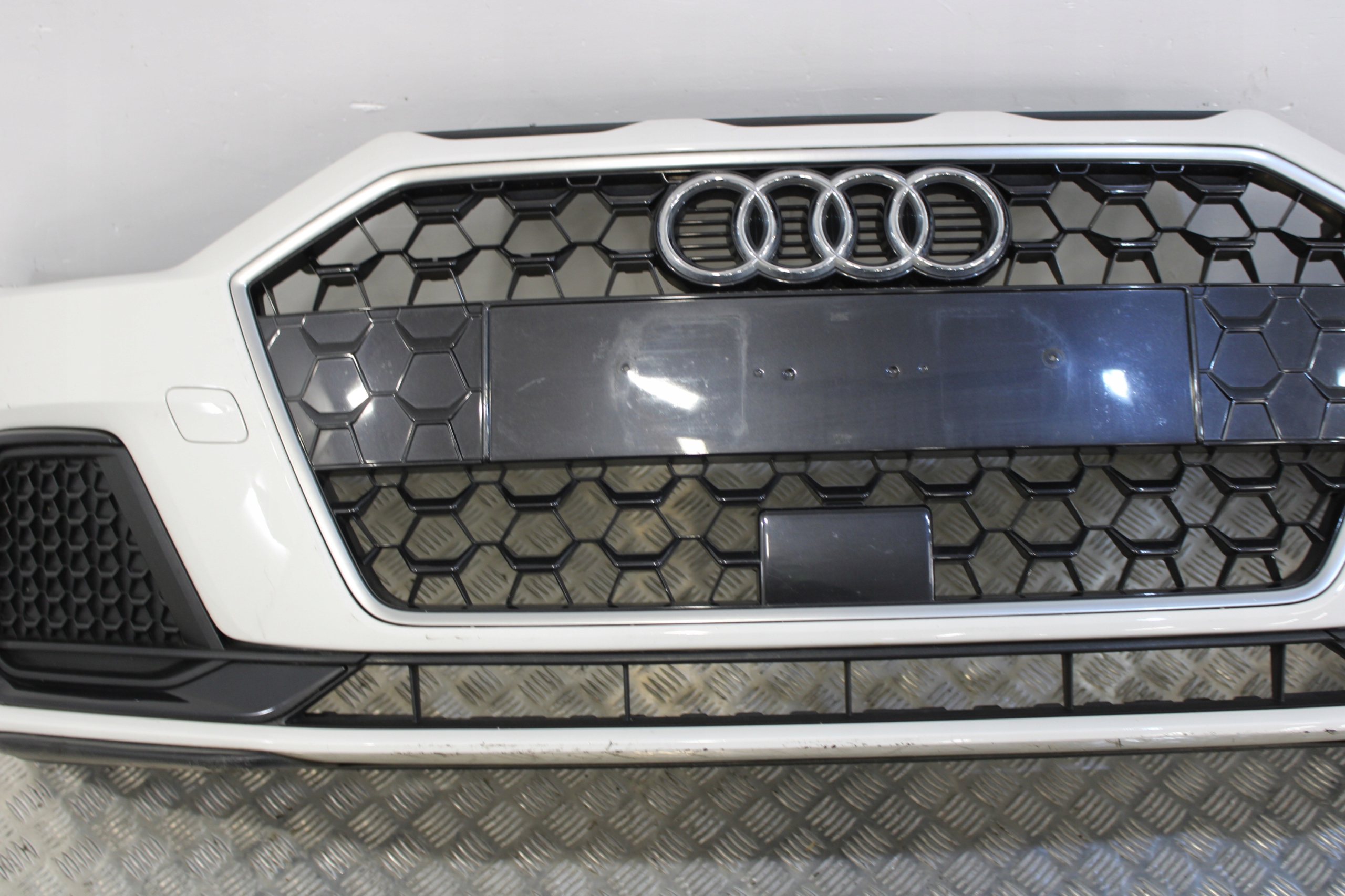 bumper front front complete AUDI A1 II 82A