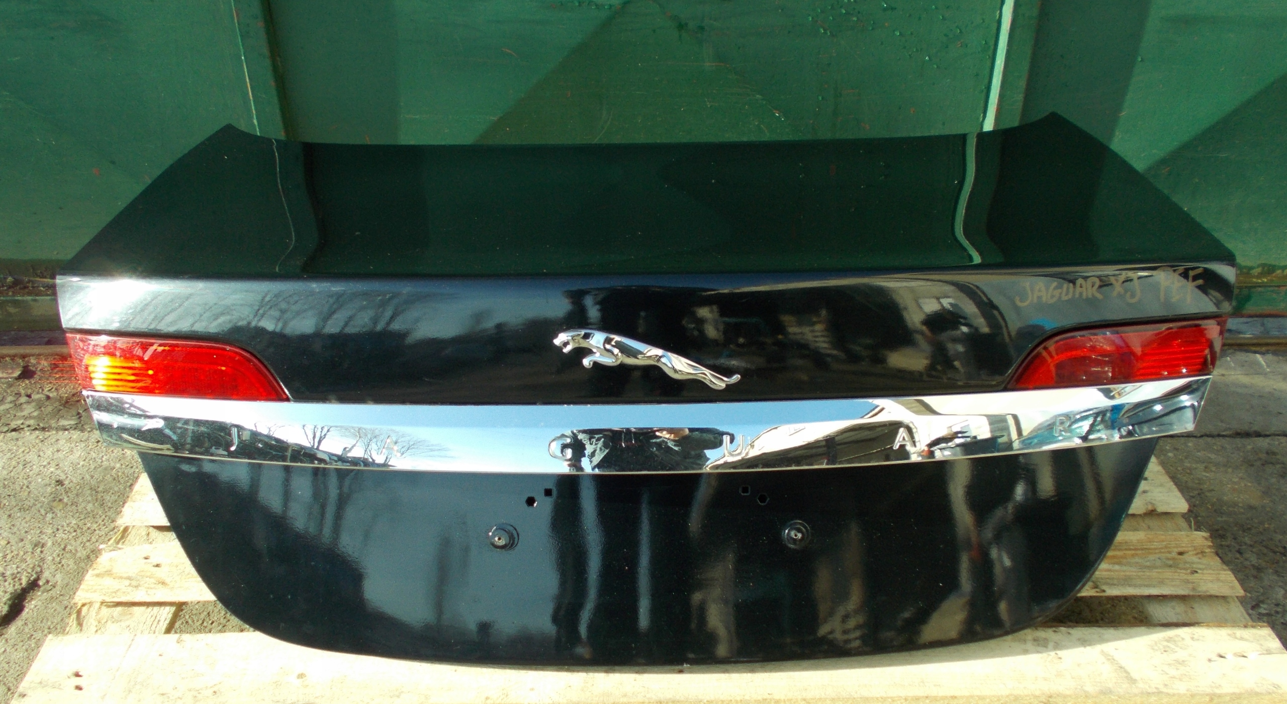 JAGUAR XF X250 trunk door boot complete PEF