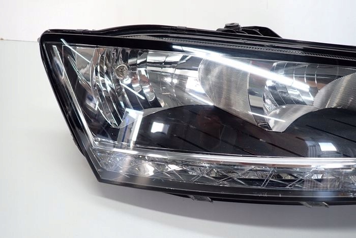 SKODA FABIA III LIFT 18- reflektor right light right 6V941016D