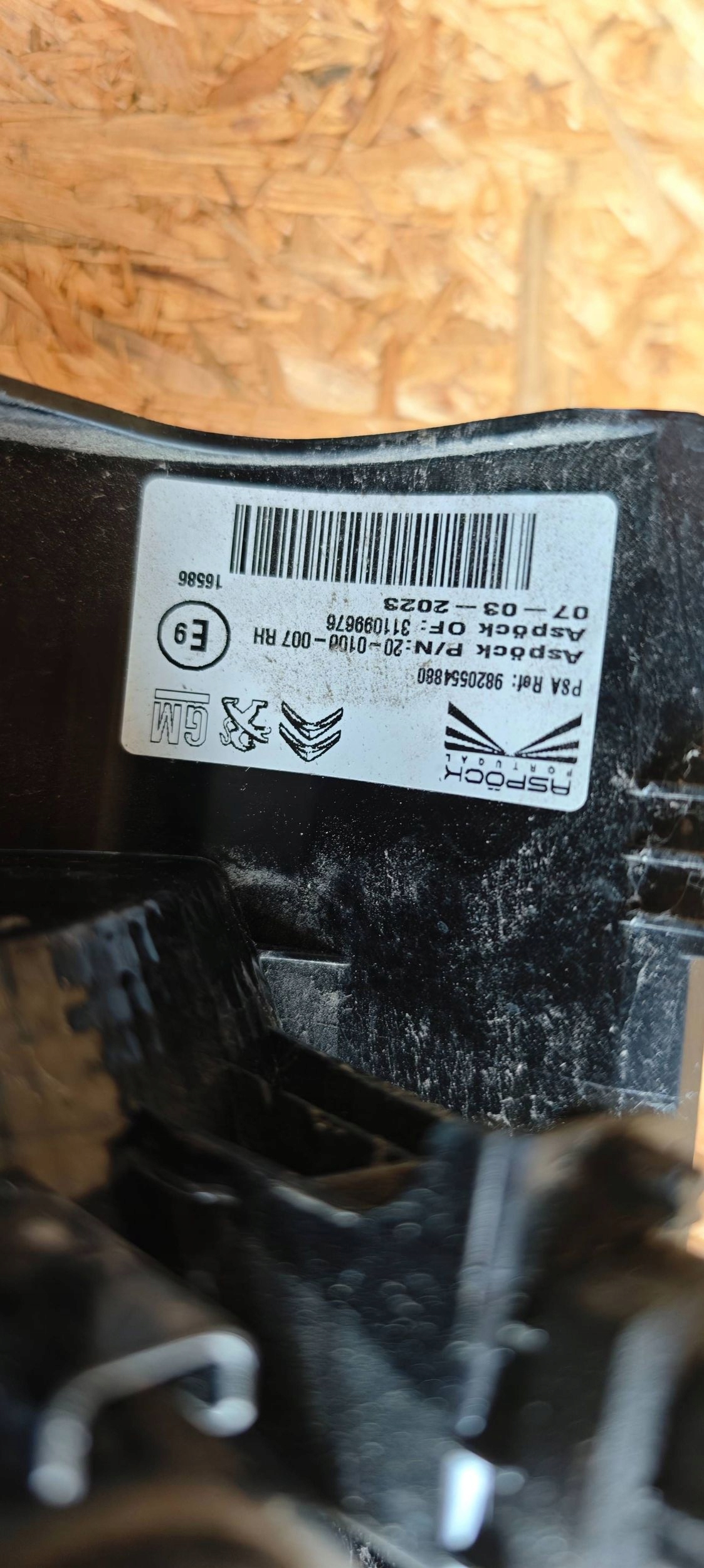 light rear rear part side right Citroen Berlingo 9820554880