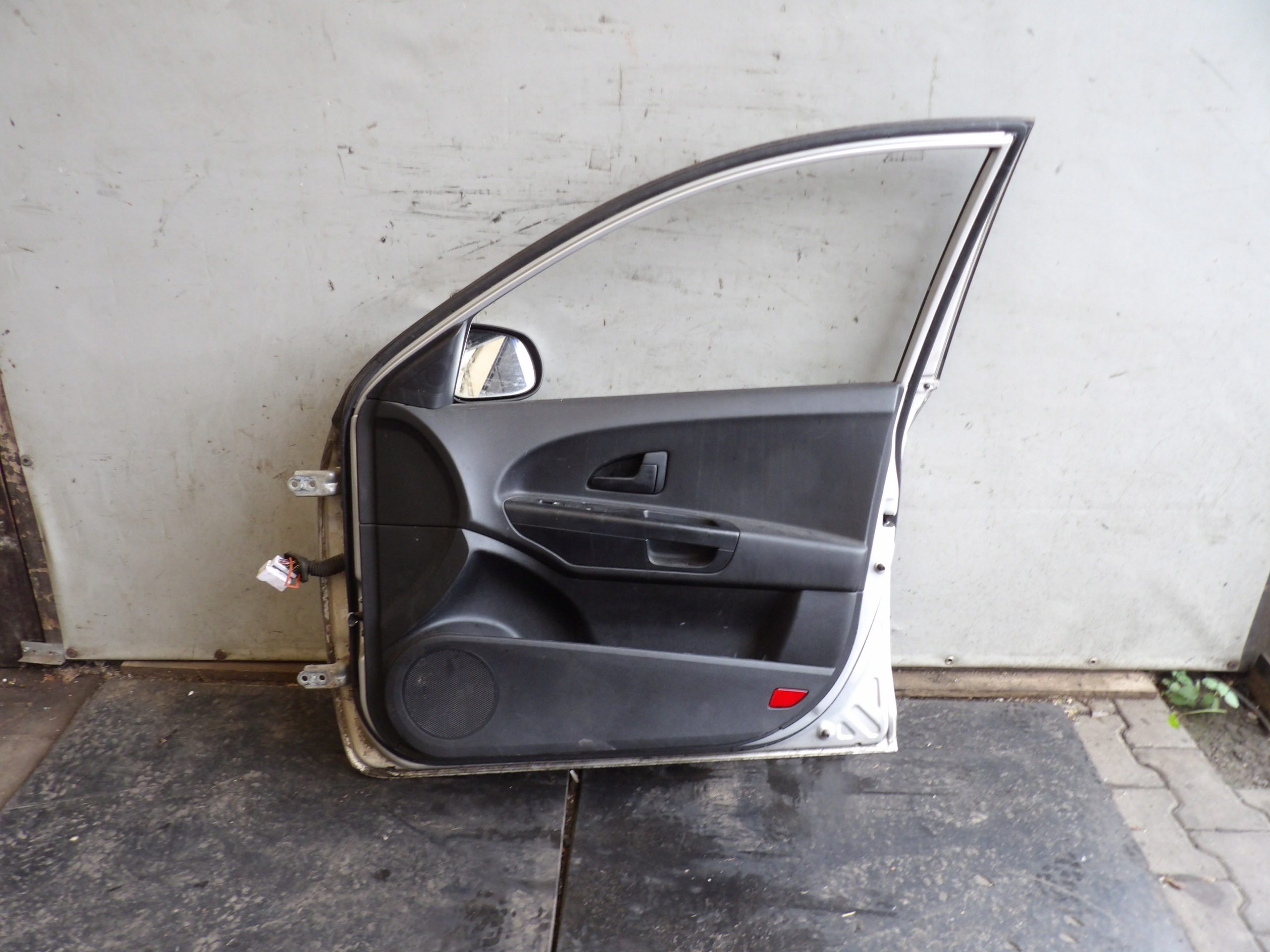 Kia Ceed and door front right HB 5D lak. 9S