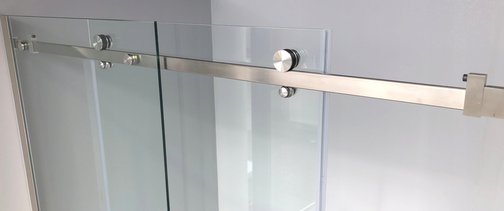 Drzwi Prysznicowe Przesuwne 8mm D20 Szczotka 135cm Rodzaj drzwi do wnęki