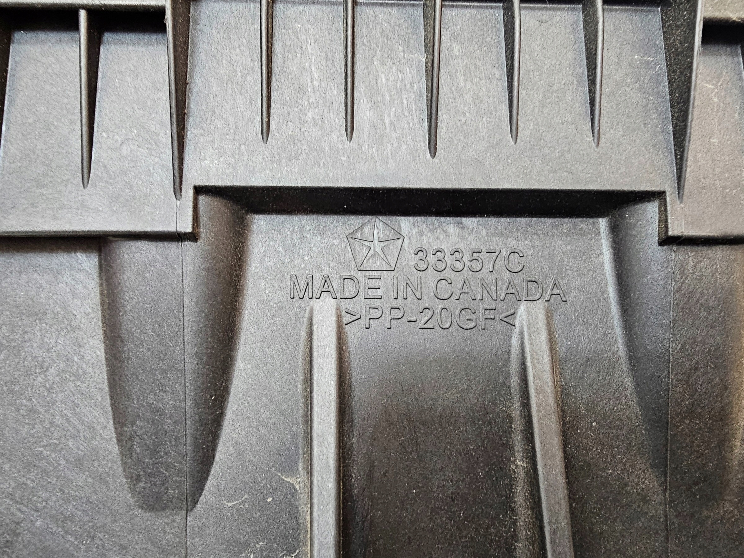 CHRYSLER PACIFICA 17- корпус салонного фильтра 3.6b 68188641AB америка