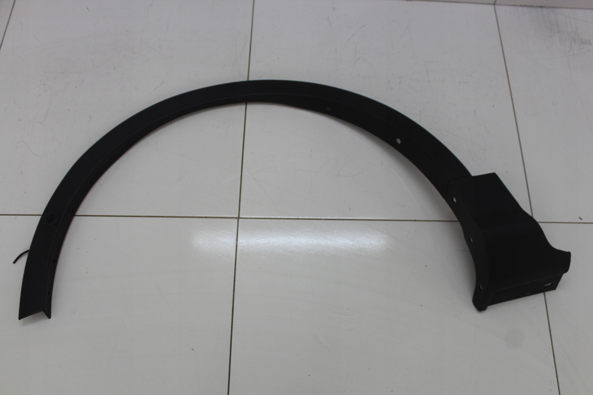 LISTWA BŁOTNIKA LEWY PRZÓD FORD KUGA MK1 08-10R