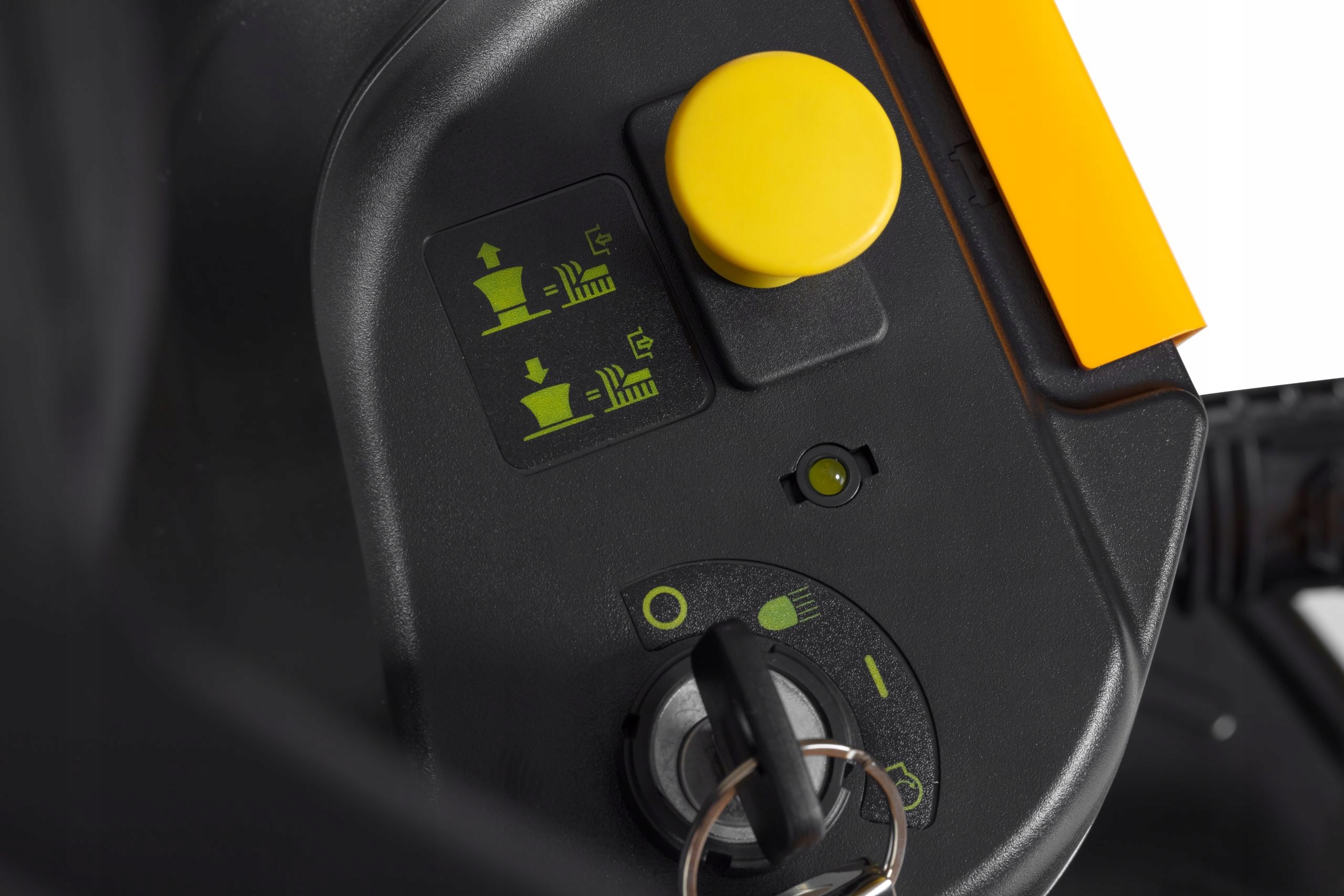 STIGA TRAKTOR OGRODOWY SKRZYNIA MANUALNA ESTATE 384 M 5,8 KW 3W1 84 CM Napęd napęd na koła