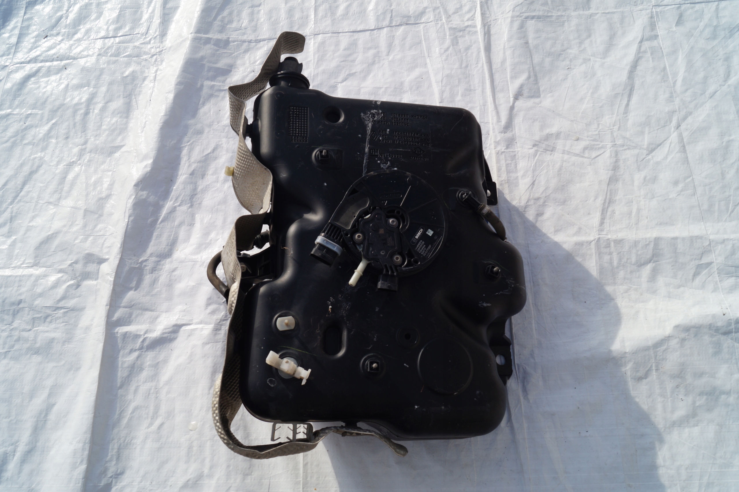 serbatoio Pompa ADBLUE RENAULT MASTER OPEL MOVANO 172A22038R 0444040014