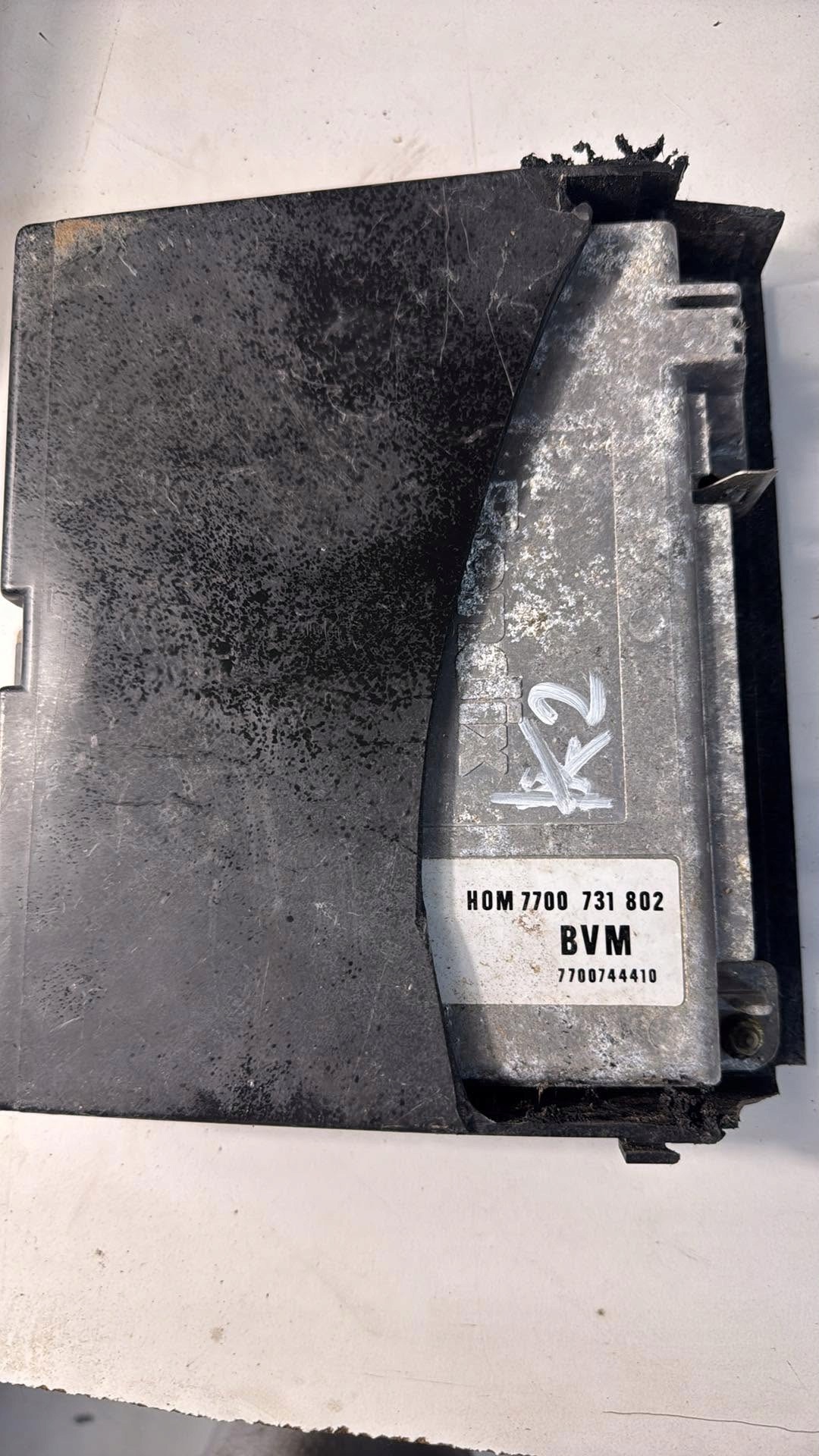 computer control unit of the engine RENAULT 7700731802