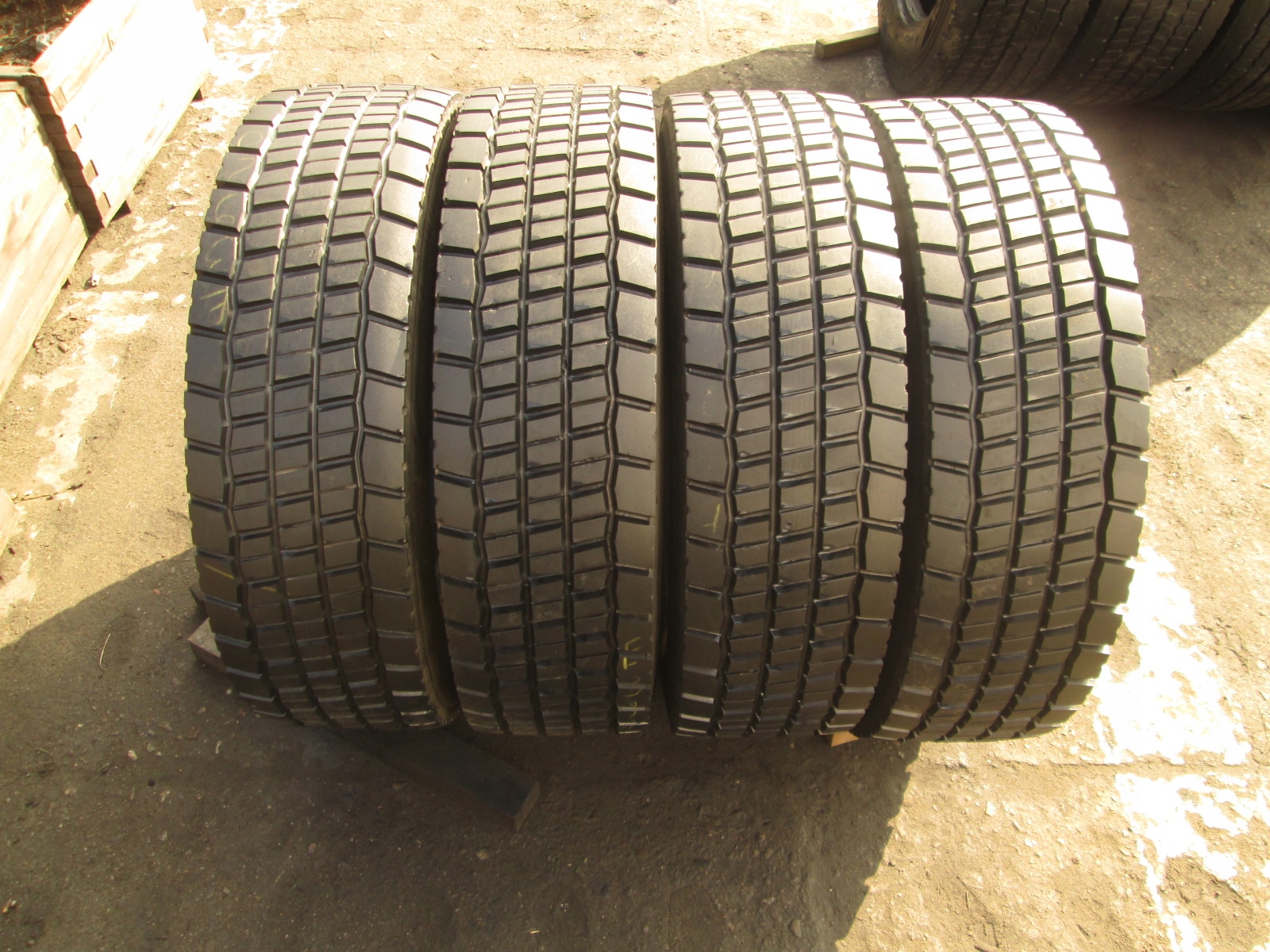 215 / 75r17.5 Continental LD3 HYBRID 4.ПК привод КПЛ
