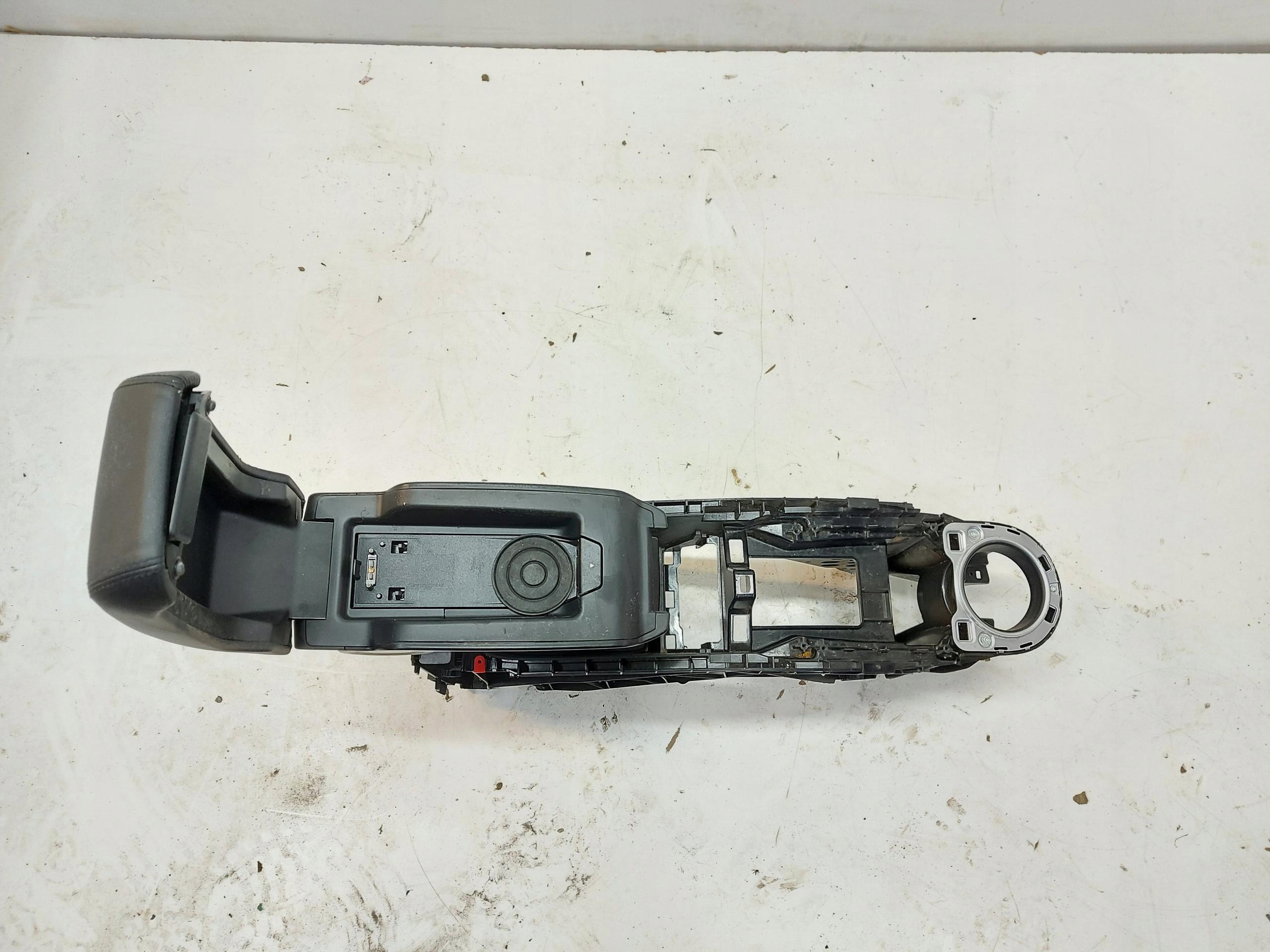 BMW i3 i01 Lci LIFT 2018r armrest tunel central