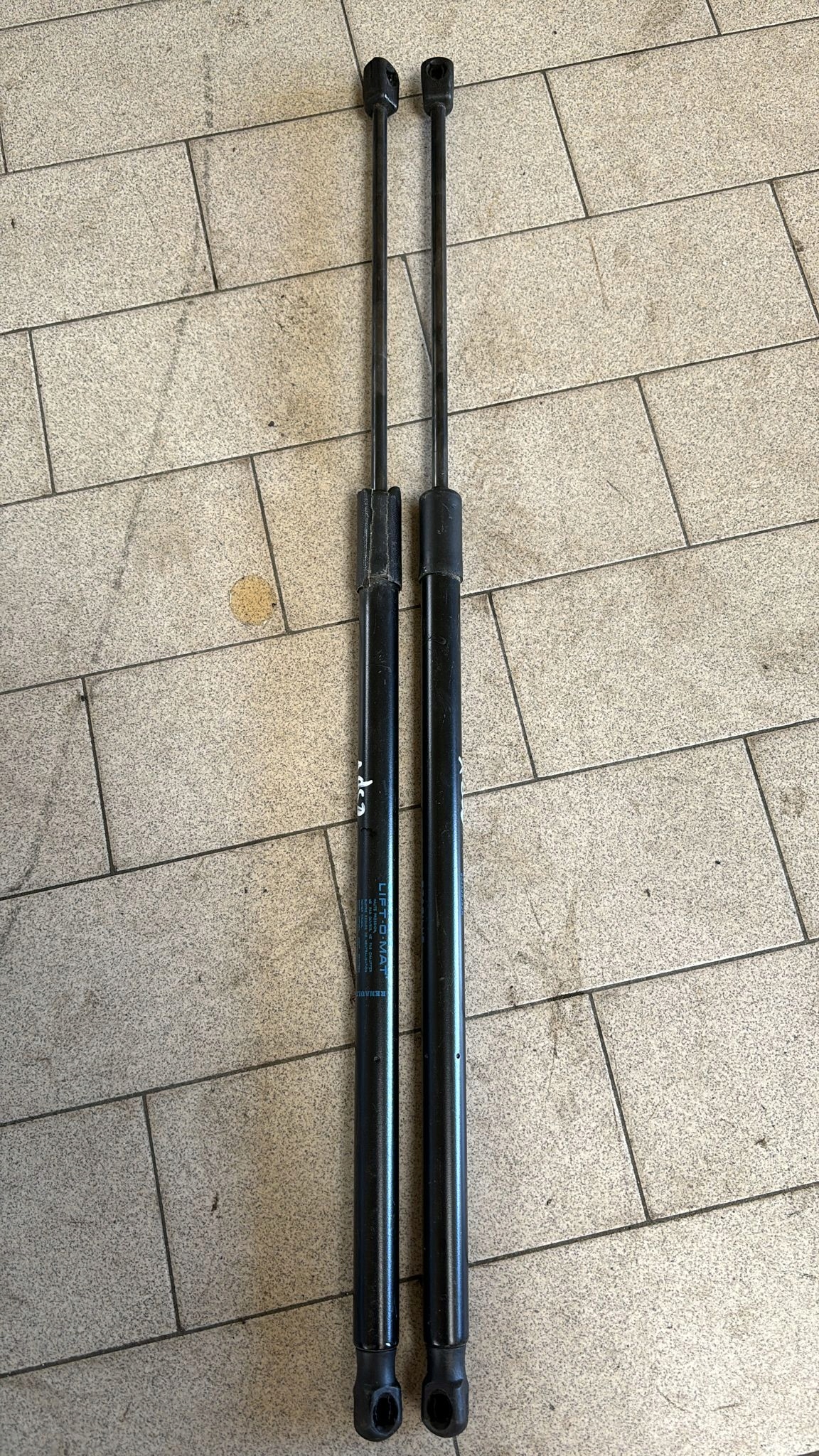 damper bonnet RENAULT ESPACE V 904526252R