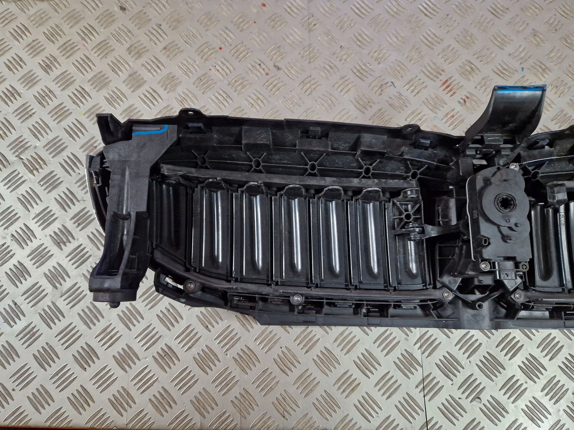 front PREKLADgrill blinds air line BMW 3 G20 G21 2018R->