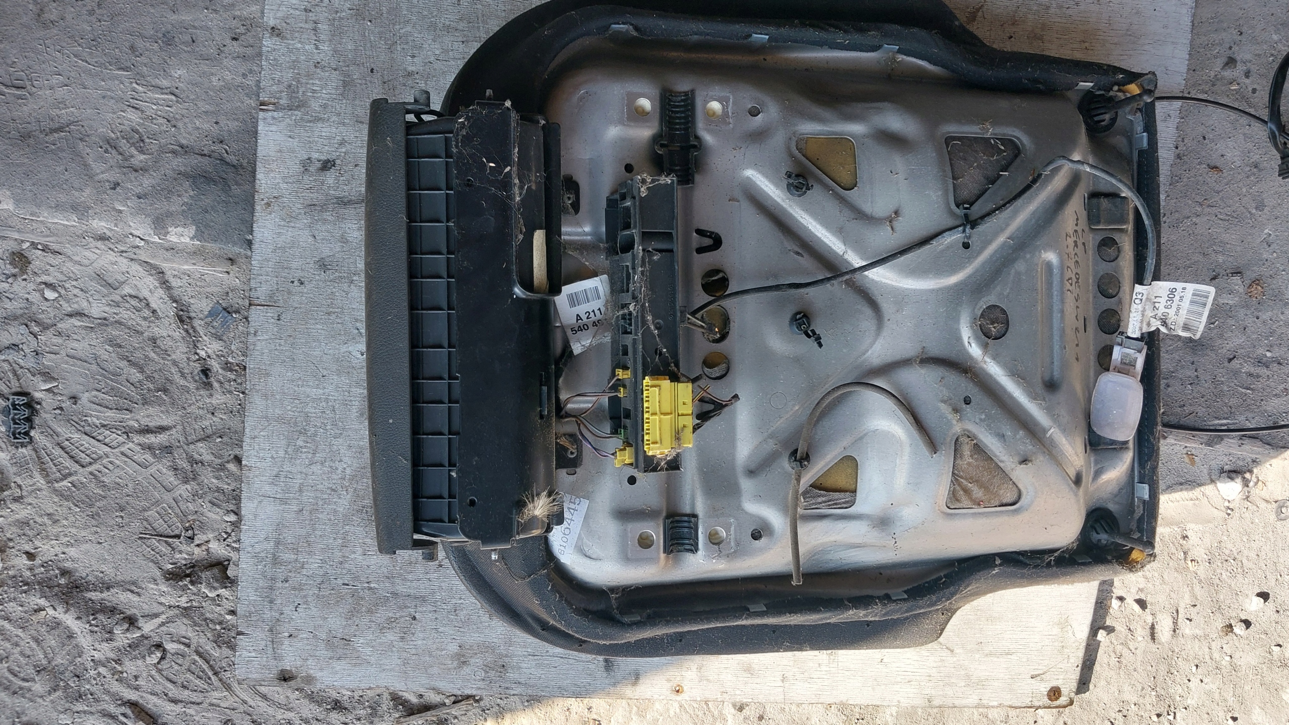 siedzisko SITZ vw mercedes E w211 02-> r. vorne rechts oder links Seite