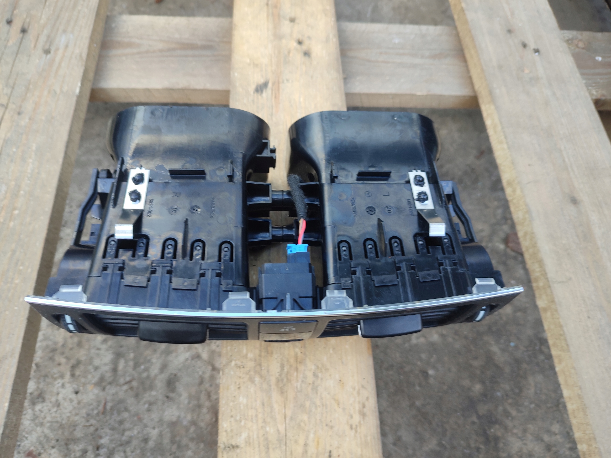 grid air conditioning devices central MERCEDES W204 1.8 - A2048303954