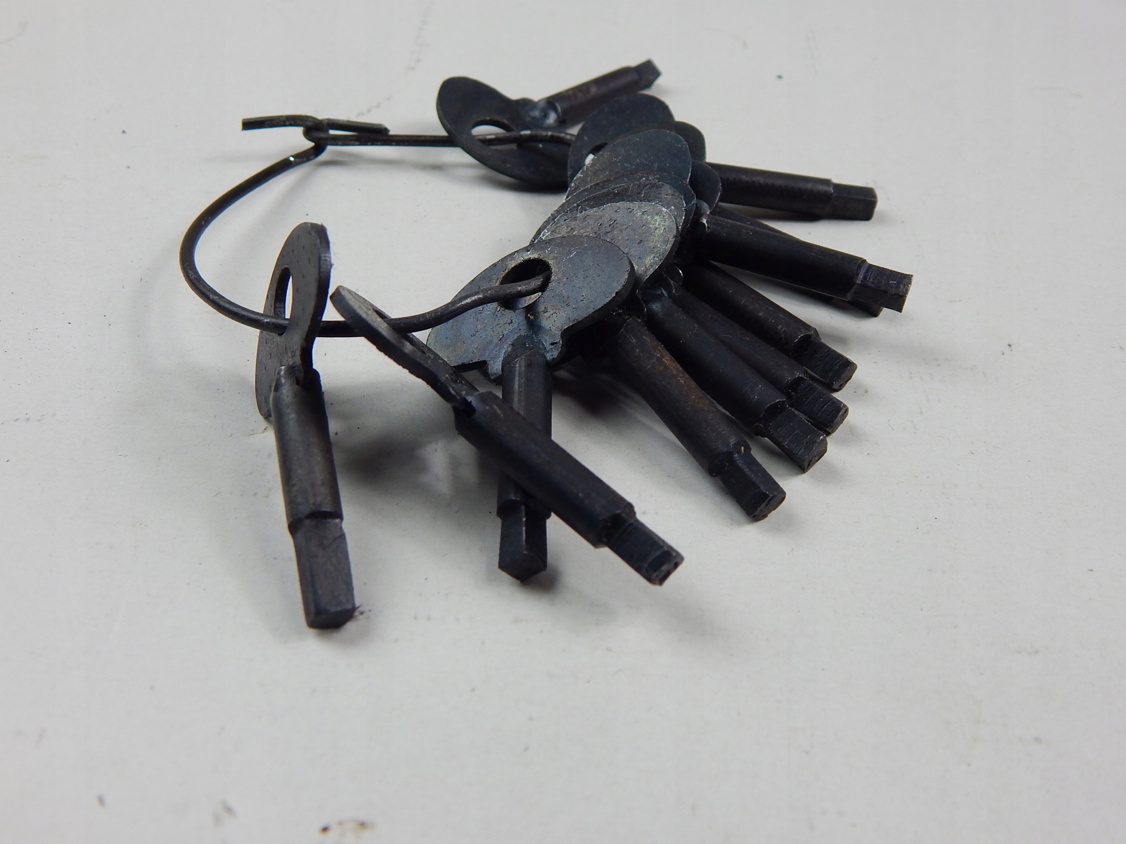 KLUCZYK KLAPKI BAKU ORYGINAŁ K-750 DNIEPR M-72 nr 2 Producent inny